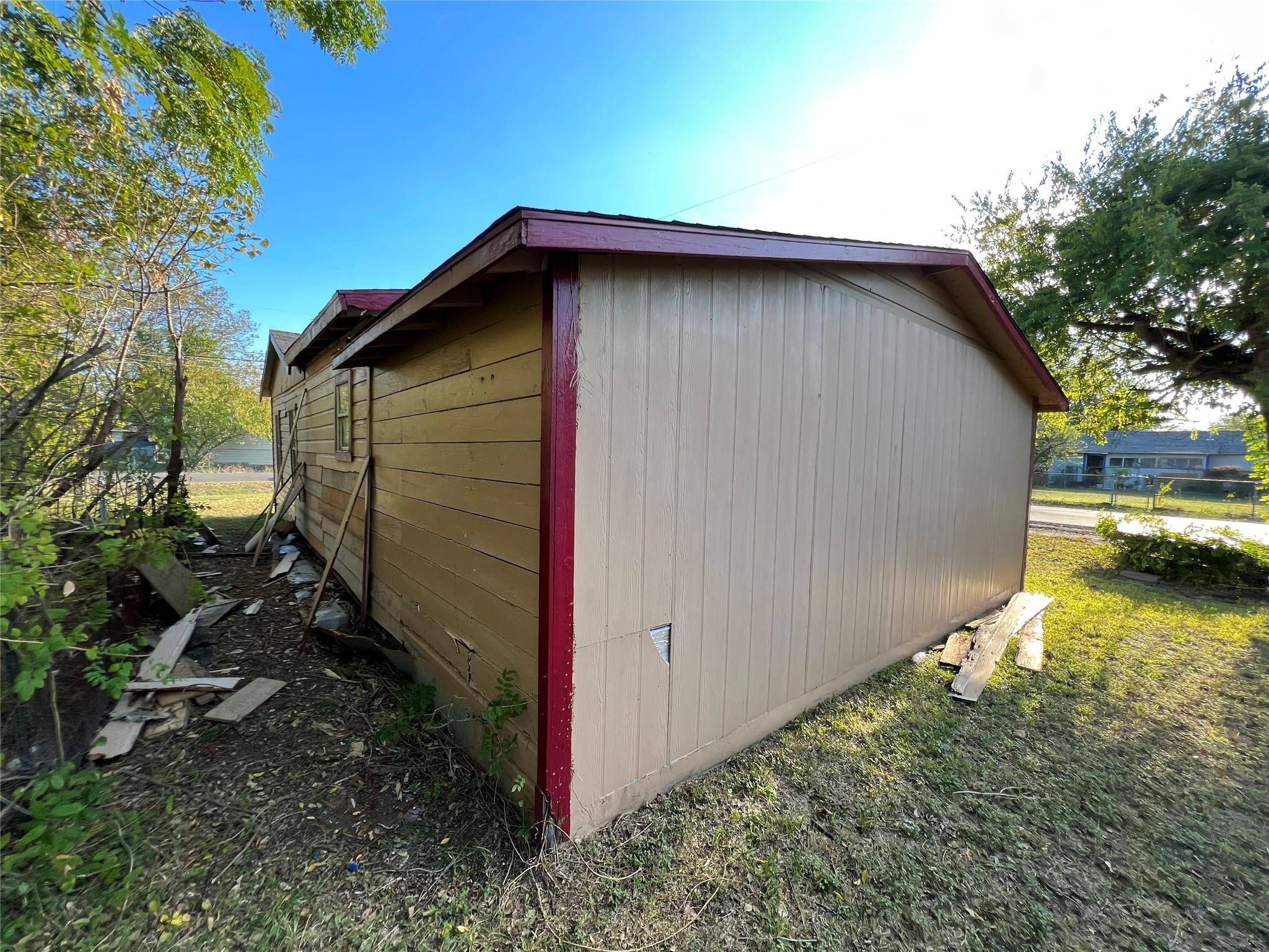 Ennis, TX 75119,300 Avenue B