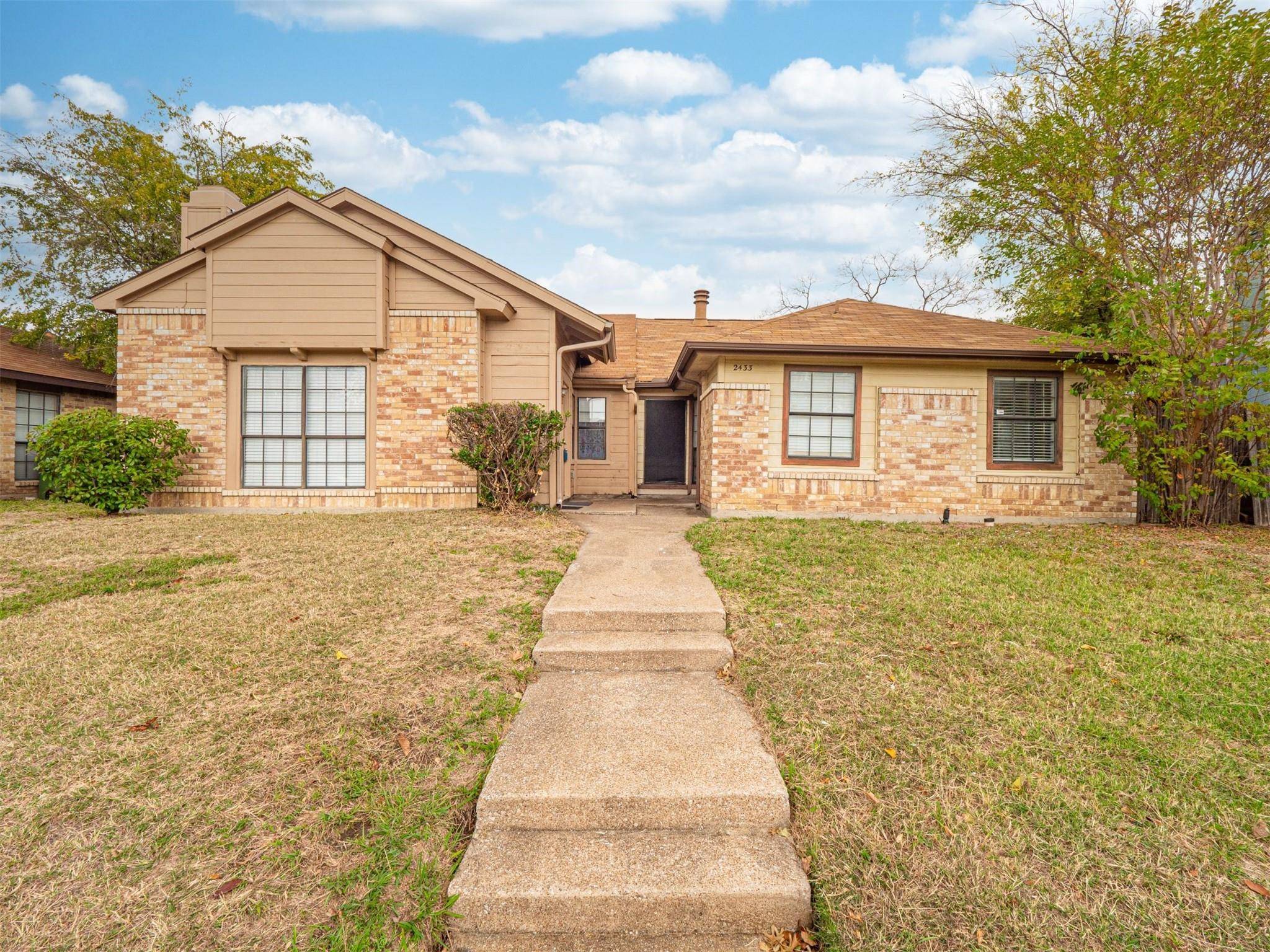 Arlington, TX 76014,2431 E Timberview Lane