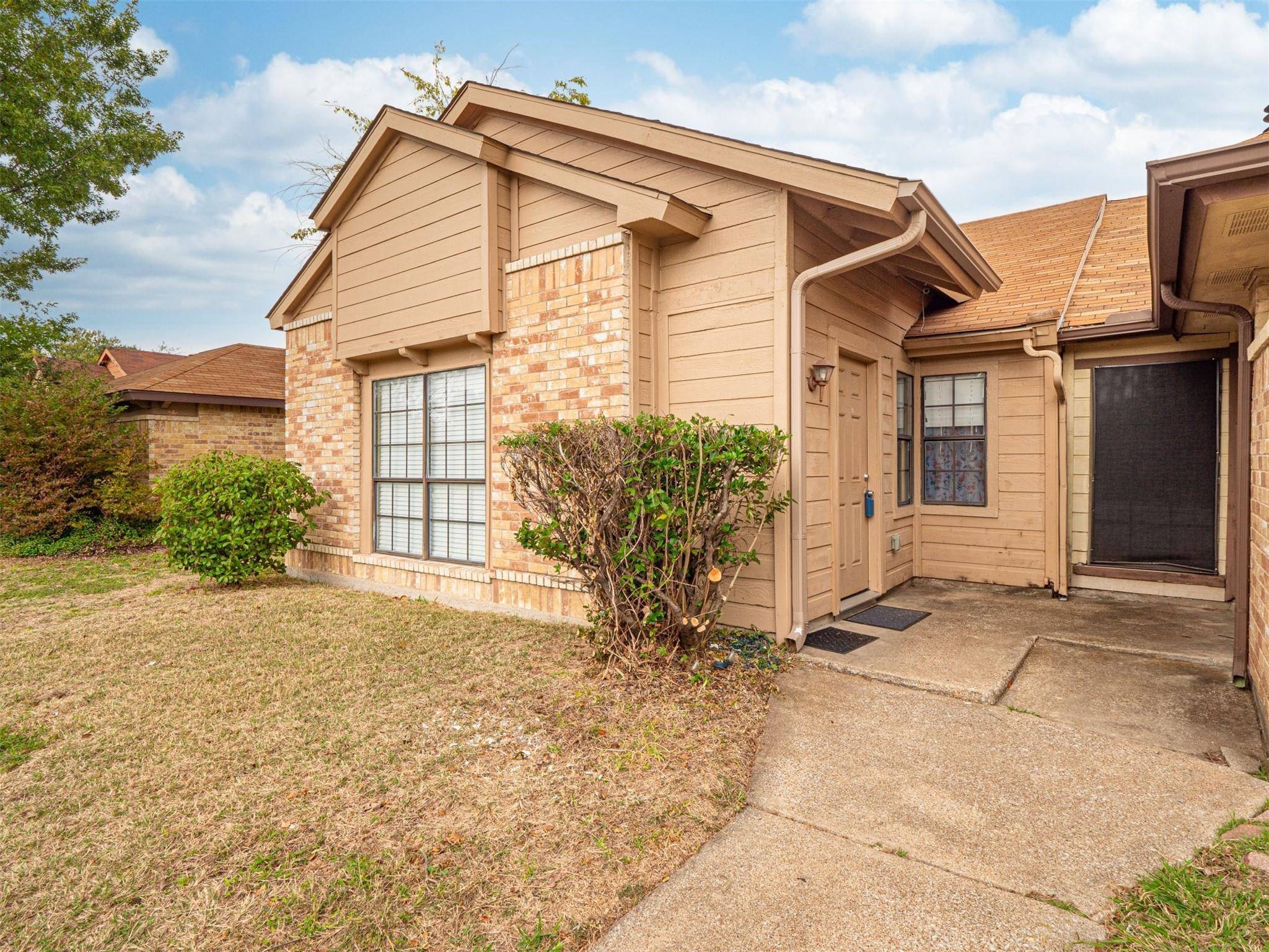 Arlington, TX 76014,2431 E Timberview Lane