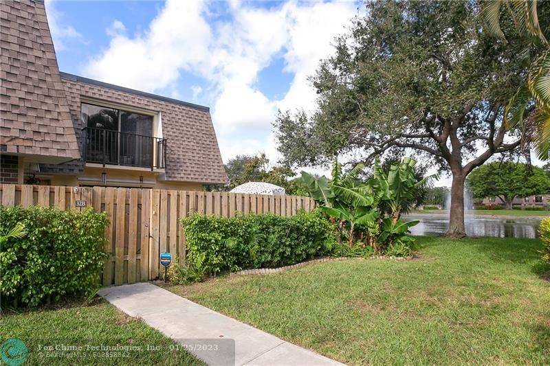 Delray Beach, FL 33445,2929 SW 22nd Cir  #32B