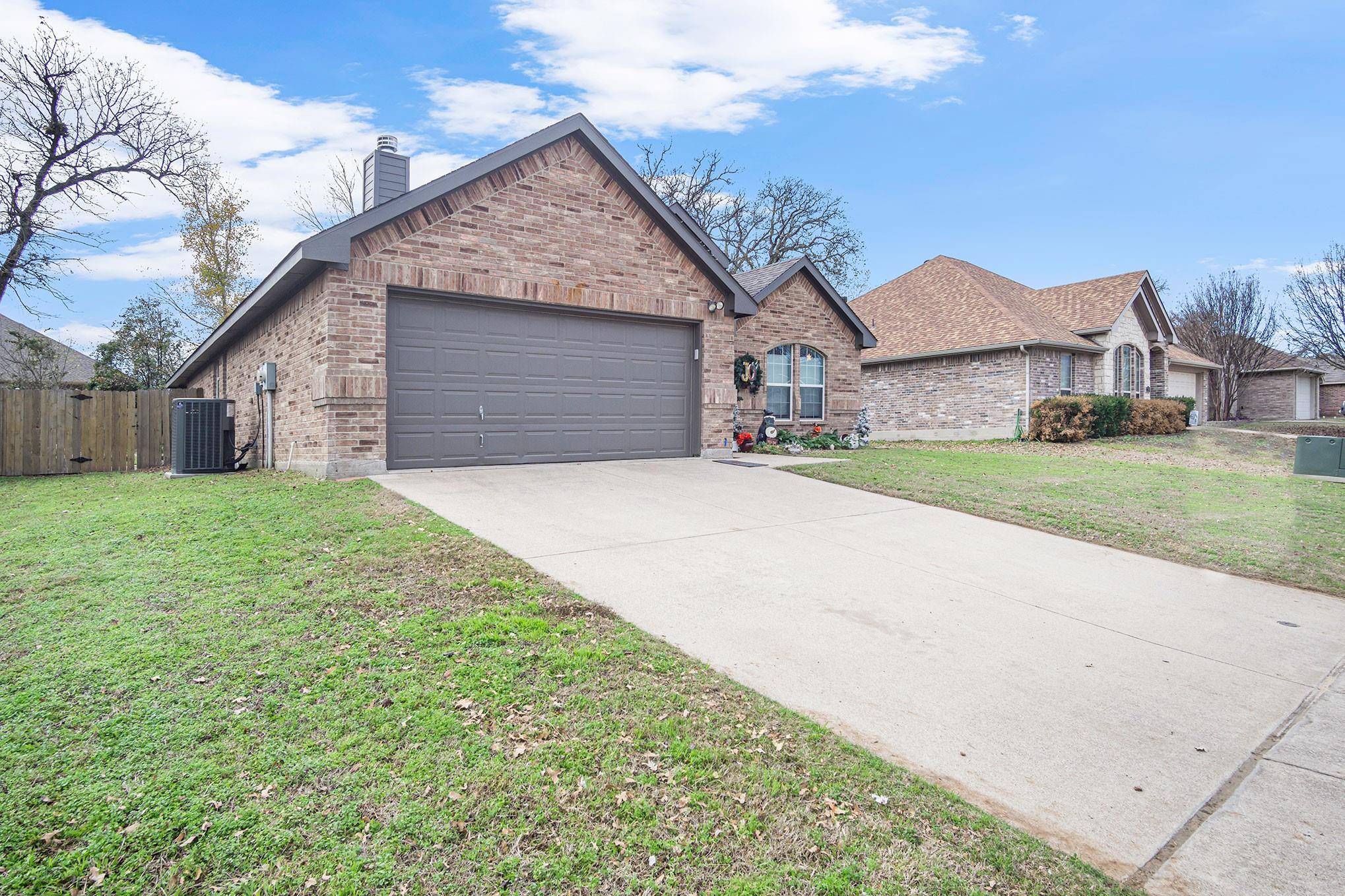 Azle, TX 76020,540 Harbor Crest Road