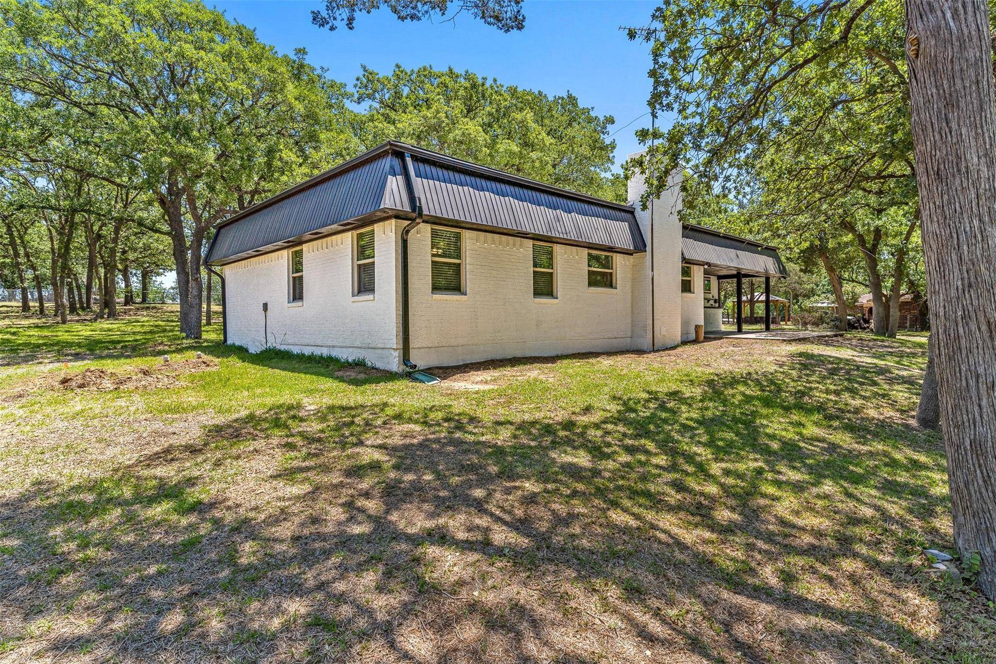 Cleburne, TX 76031,1412 S Briaroaks Road