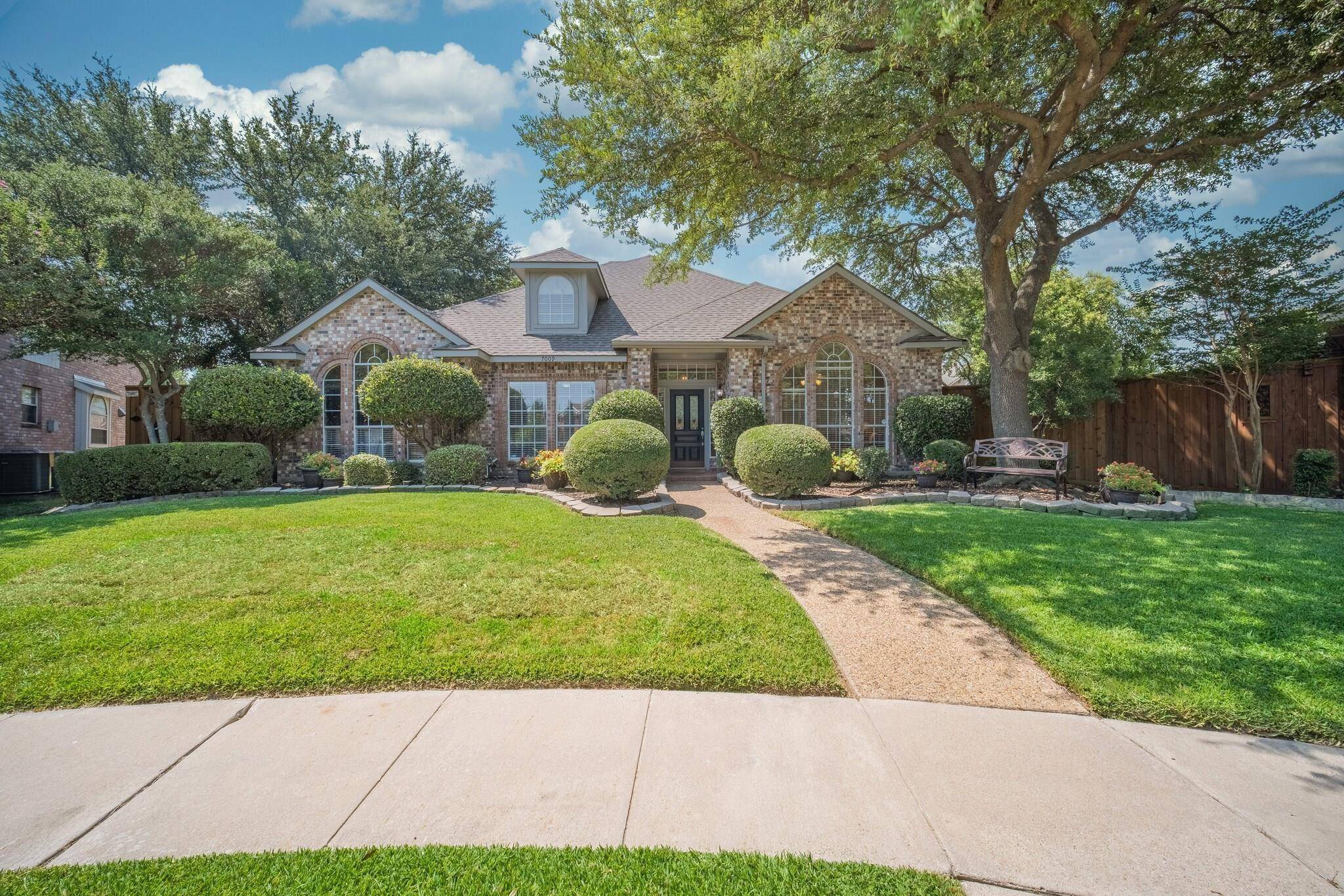 Plano, TX 75025,7009 Carlton Lane