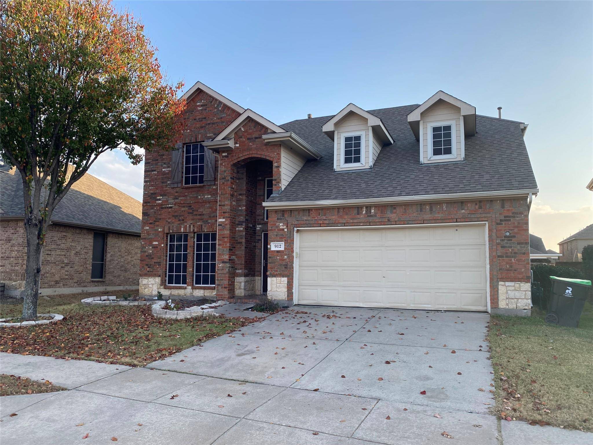 Little Elm, TX 75068,912 Lake Hollow Drive