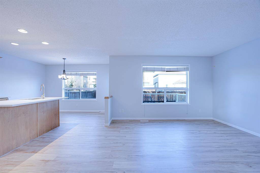 Calgary, AB T3L 3E3,90 Tuscany Springs HL NW