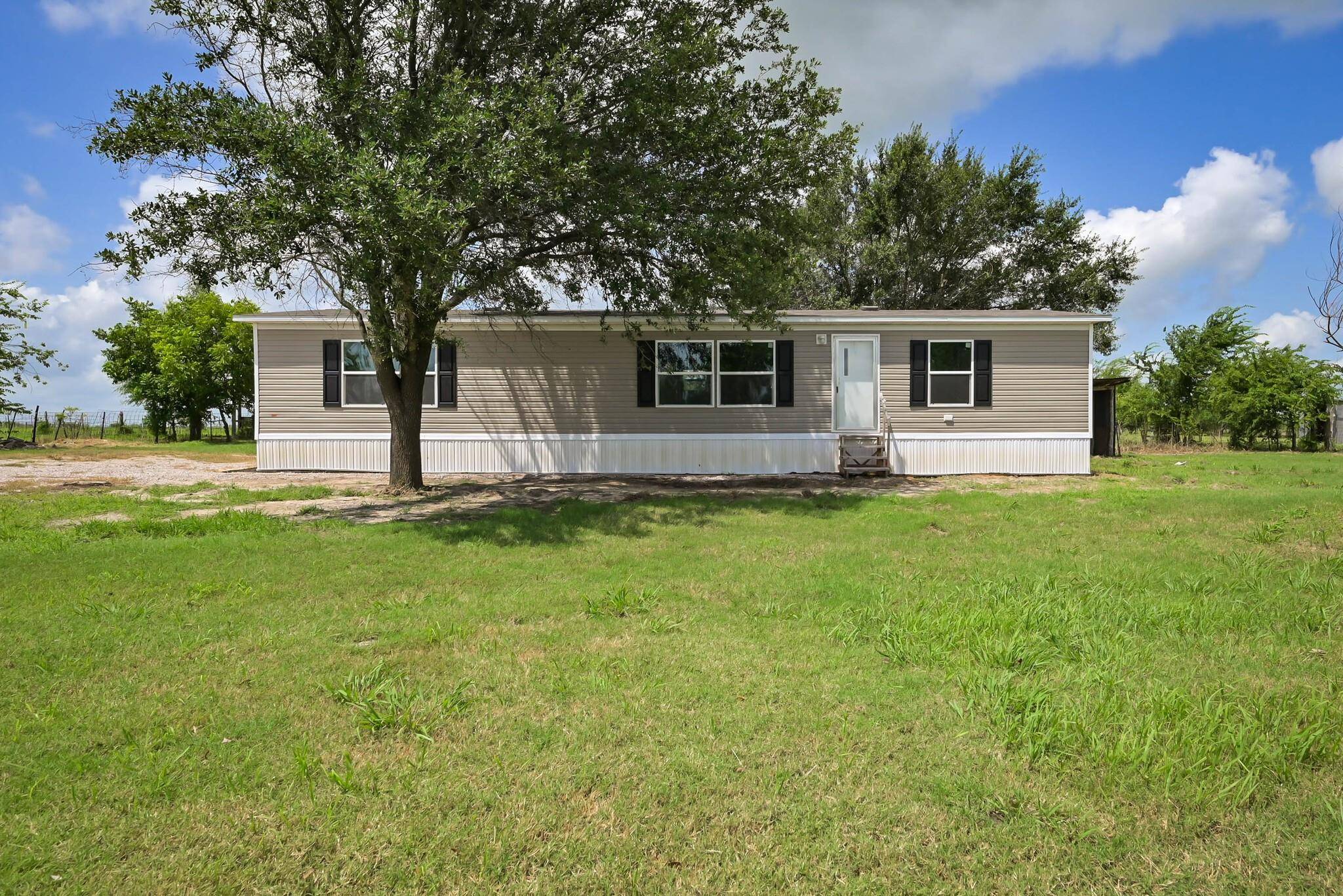 Kerens, TX 75144,1349 County Road 2120