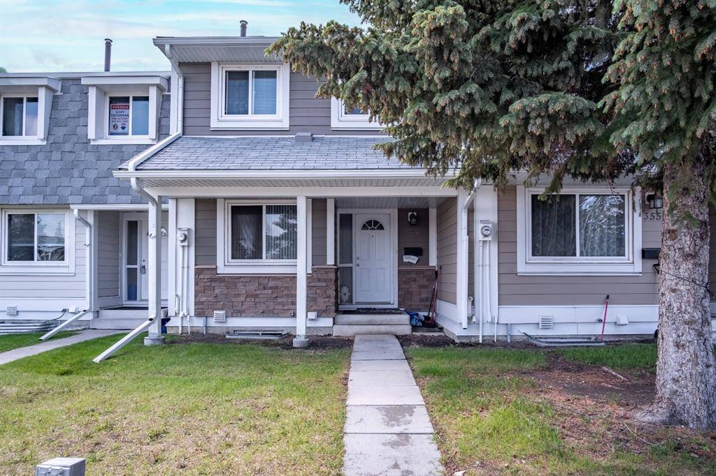 Calgary, AB T2A 7C7,353 Georgian Villas NE