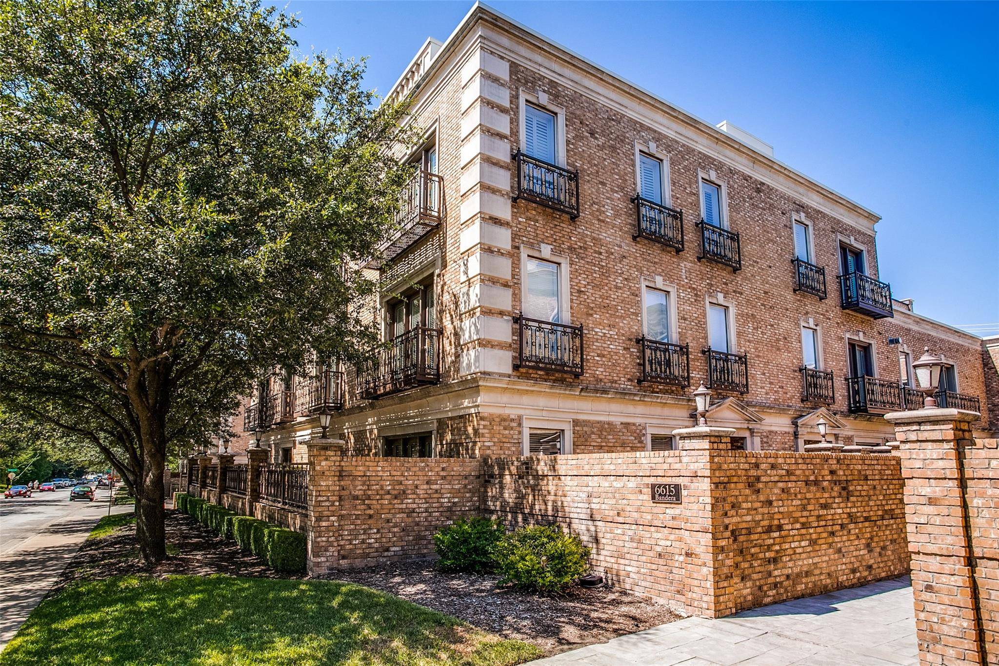 Dallas, TX 75225,6615 Bandera Avenue #2A