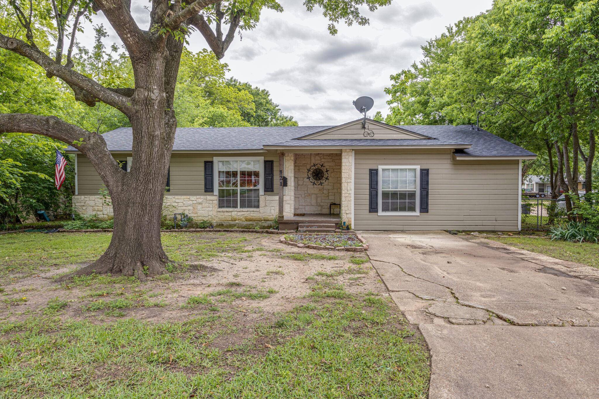 Terrell, TX 75160,121 Oak Drive