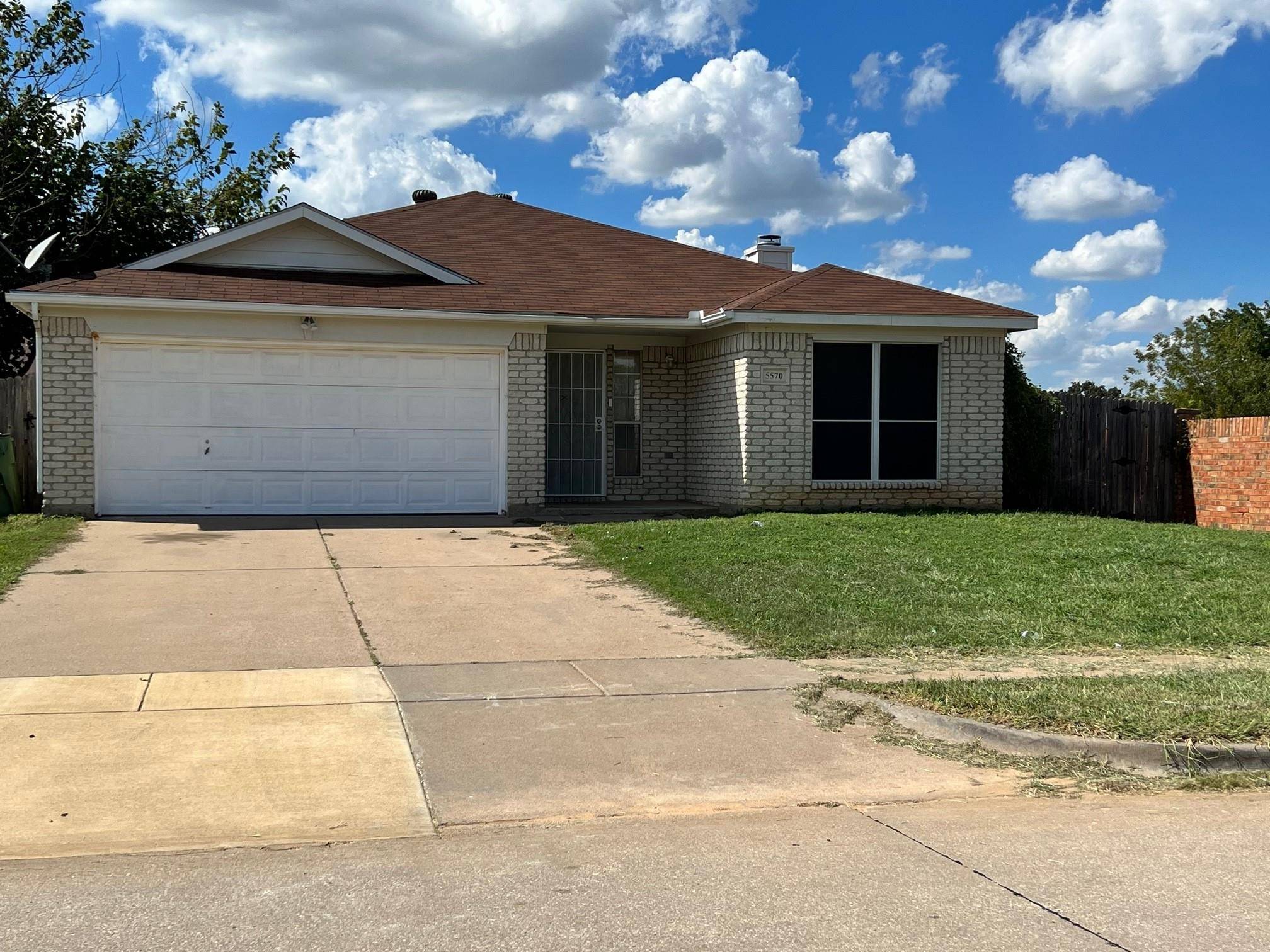 Arlington, TX 76017,5570 Alta Verde Circle