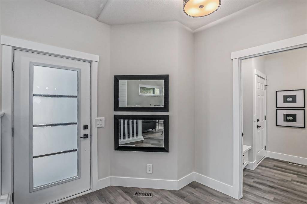 Calgary, AB T3L 1T4,237 Scurfield PL NW