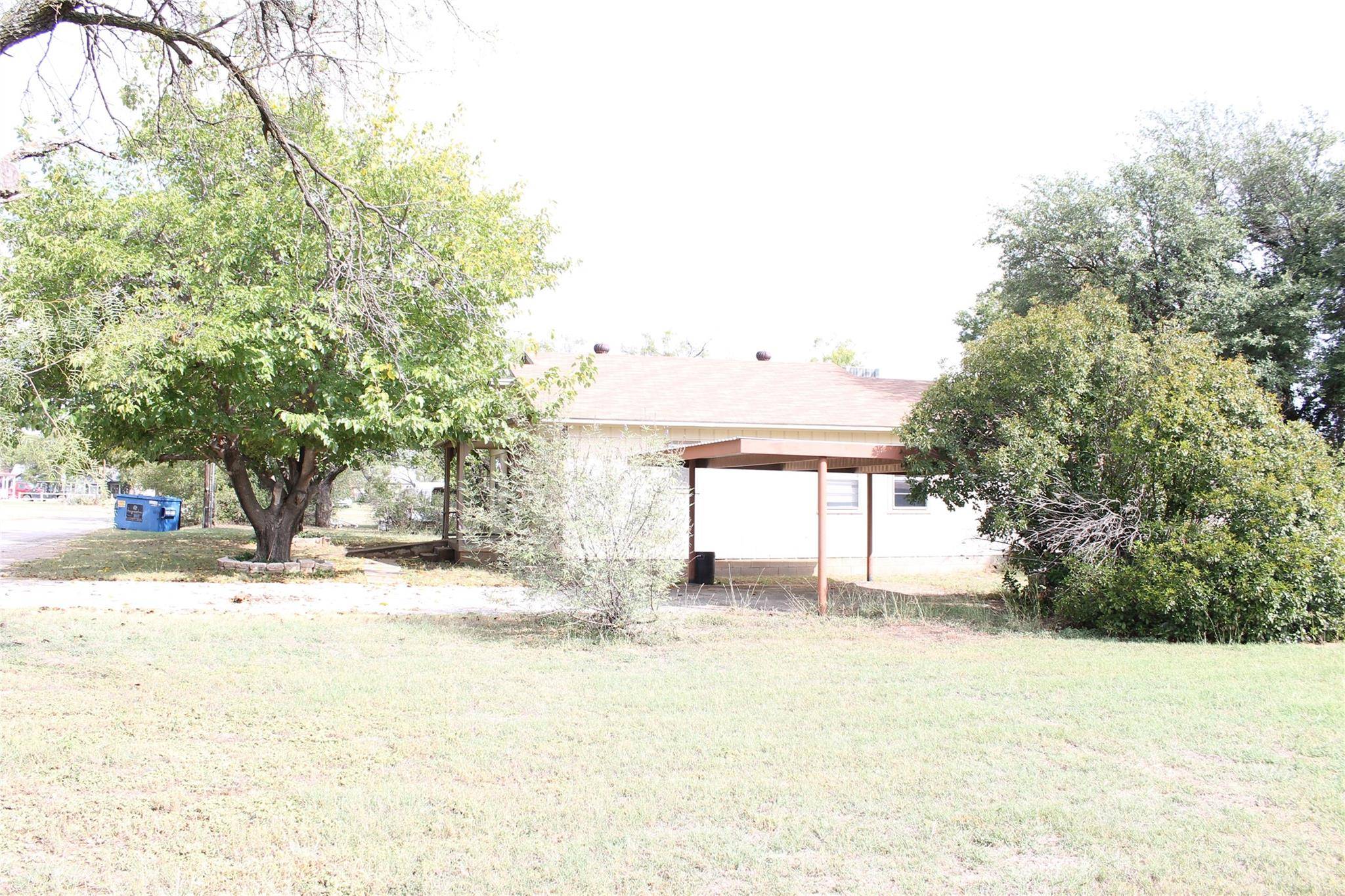 Throckmorton, TX 76483,310 N Berry Street