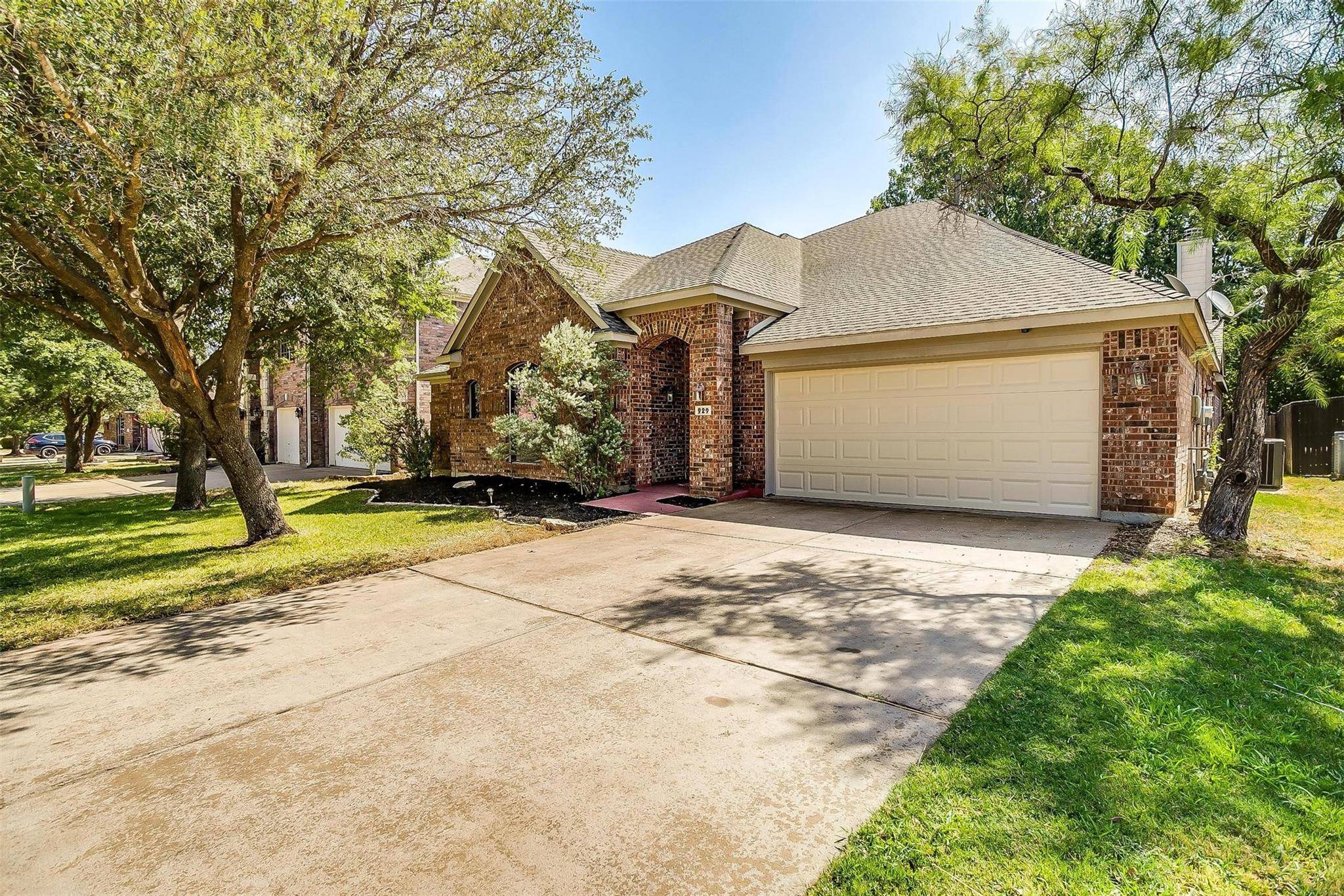 Burleson, TX 76028,929 Oatlands Place