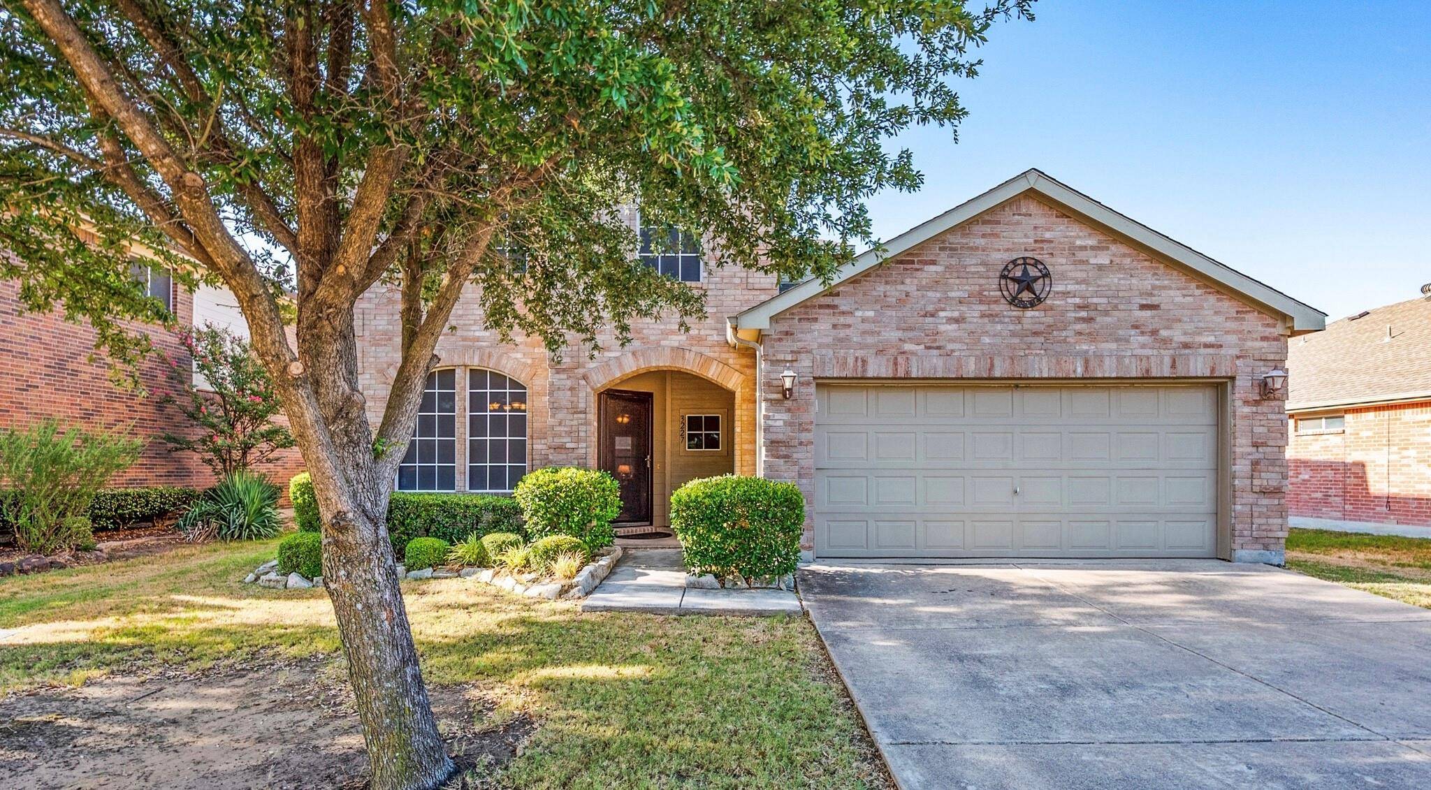 Grand Prairie, TX 75054,3227 Guadaloupe