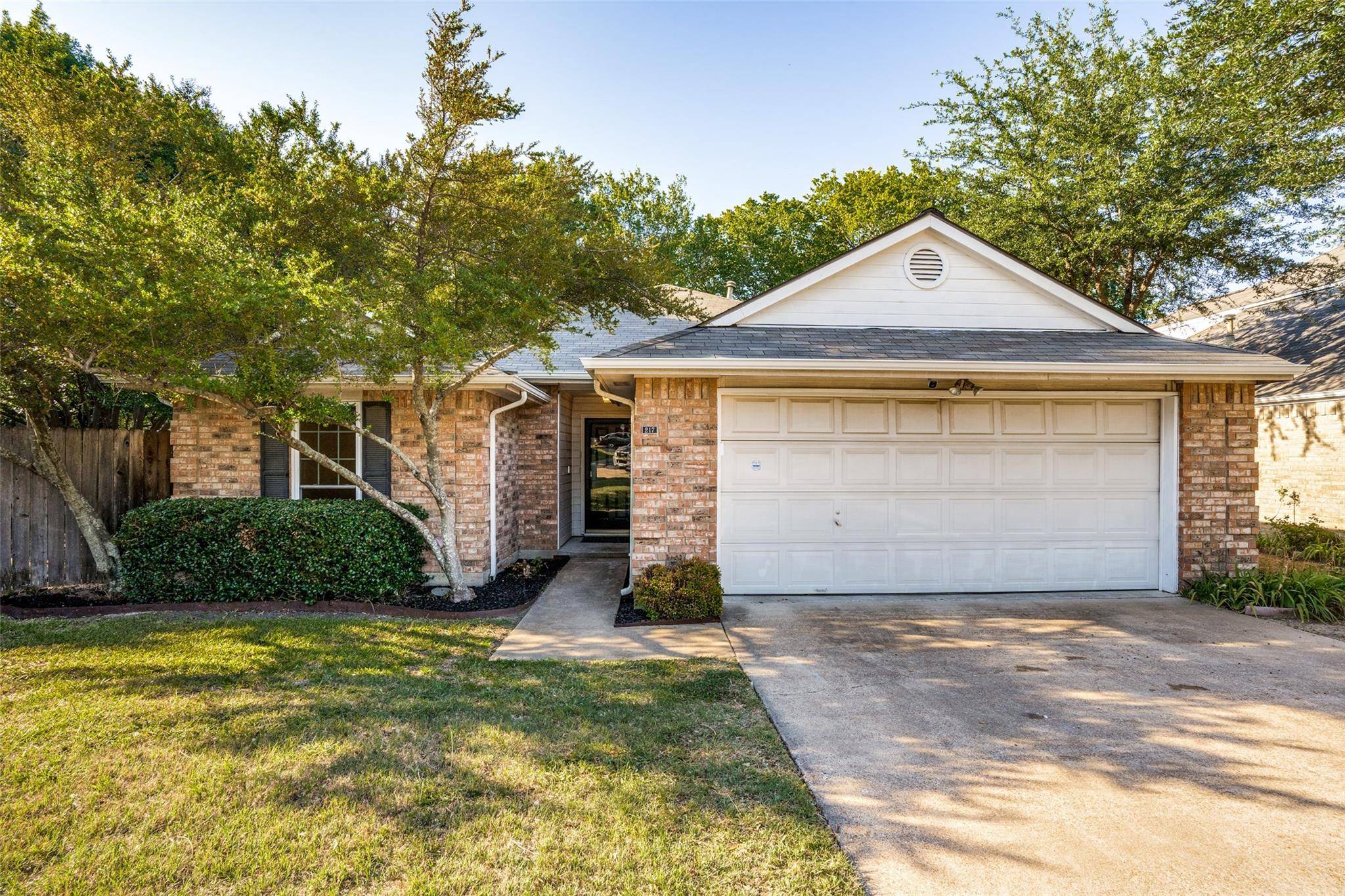 Desoto, TX 75115,217 Juniper Ridge Court