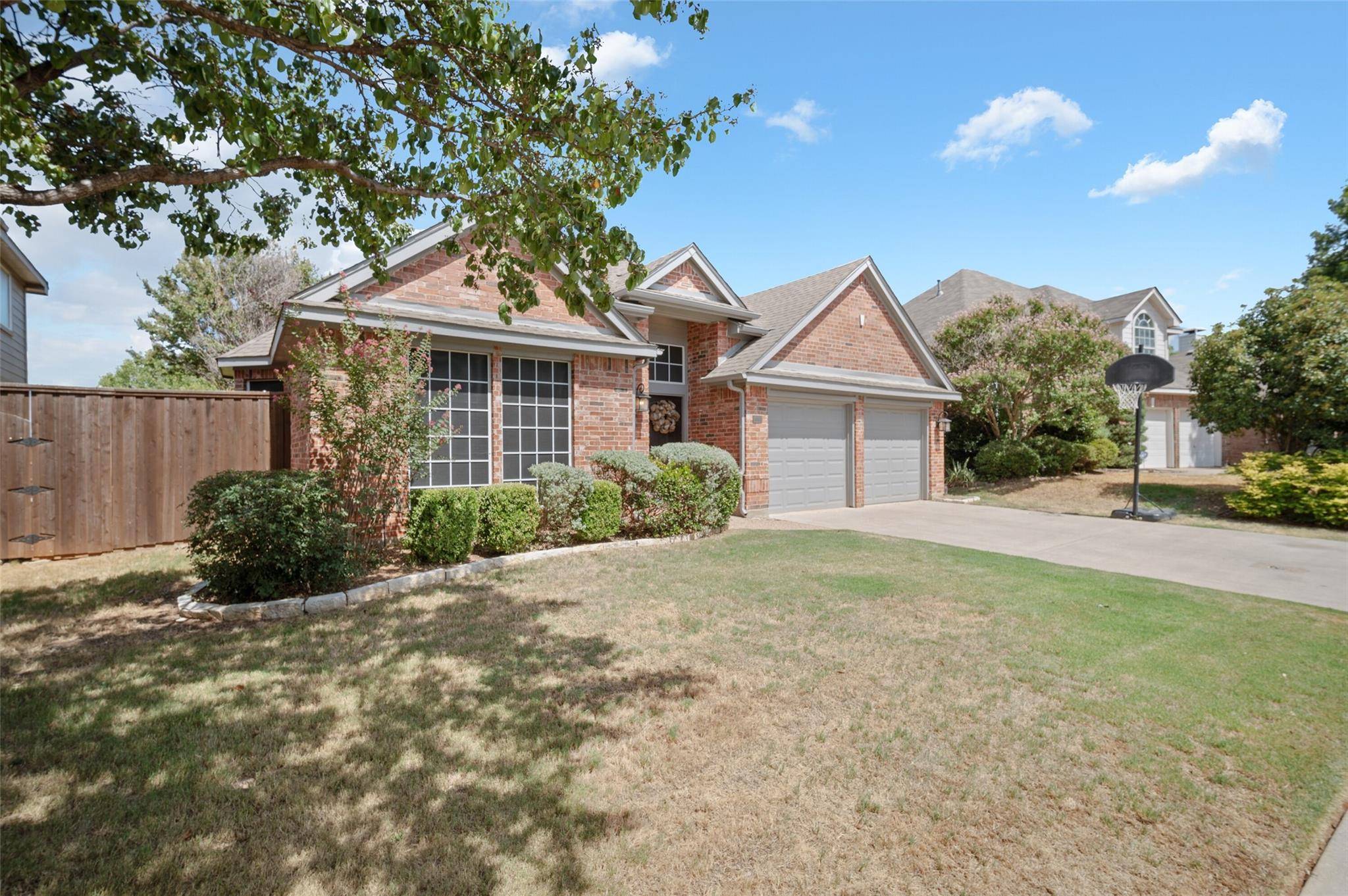 Corinth, TX 76210,1608 Knoll Ridge Circle