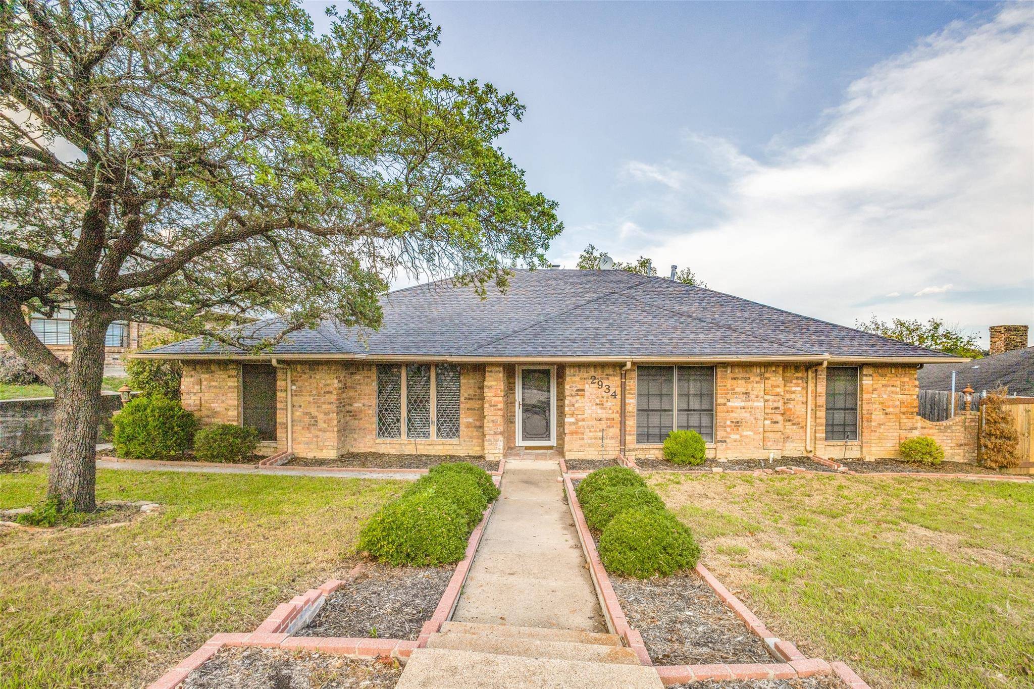 Garland, TX 75043,2934 Apple Valley Drive