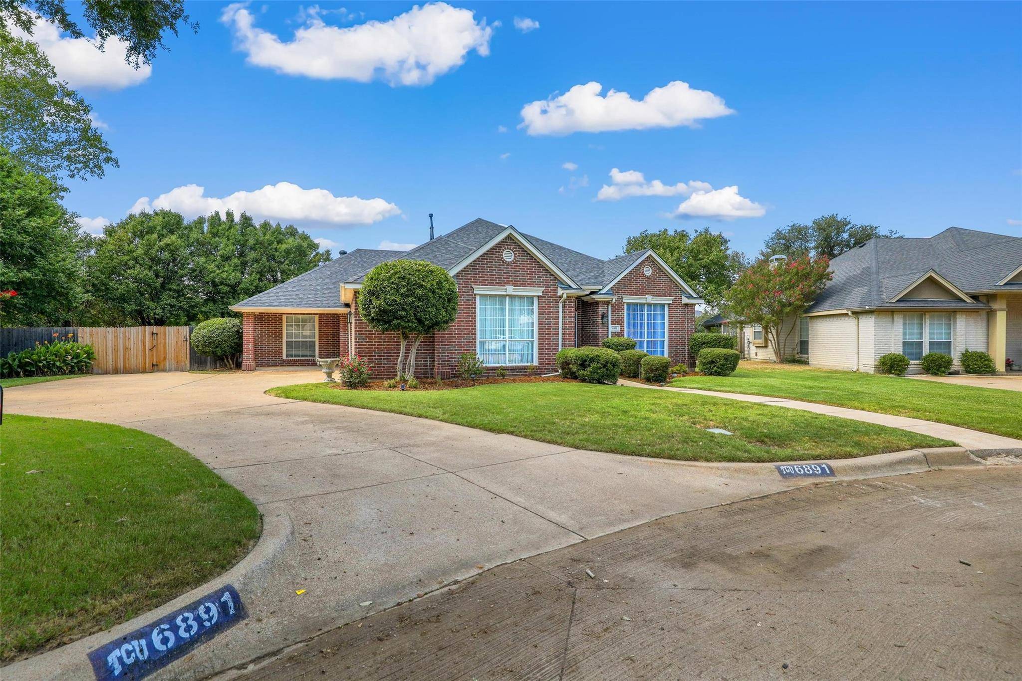 Fort Worth, TX 76132,6891 High Country Drive