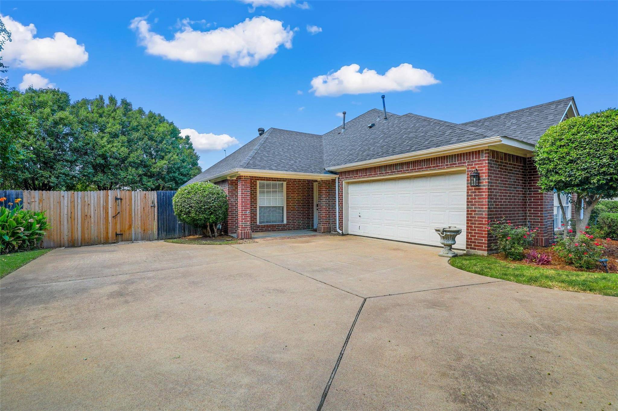 Fort Worth, TX 76132,6891 High Country Drive