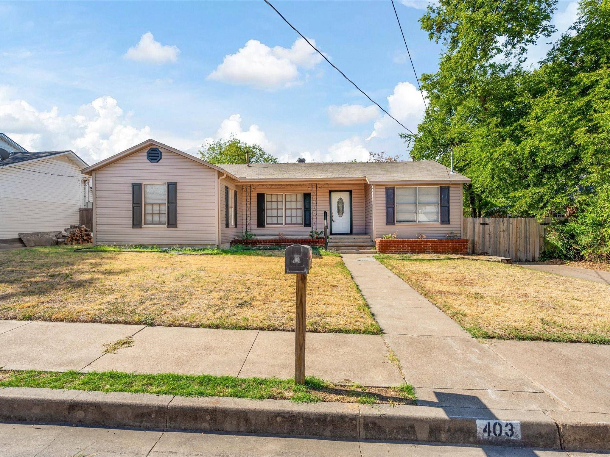 Weatherford, TX 76086,403 Norton Street