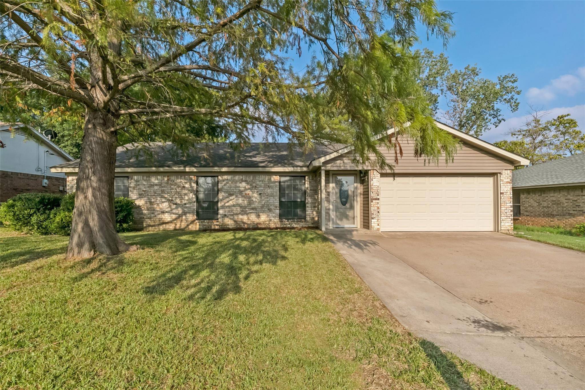 Arlington, TX 76001,6002 Maple Springs Drive