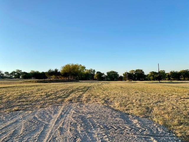 Whitewright, TX 75491,136 Chicken Field Road