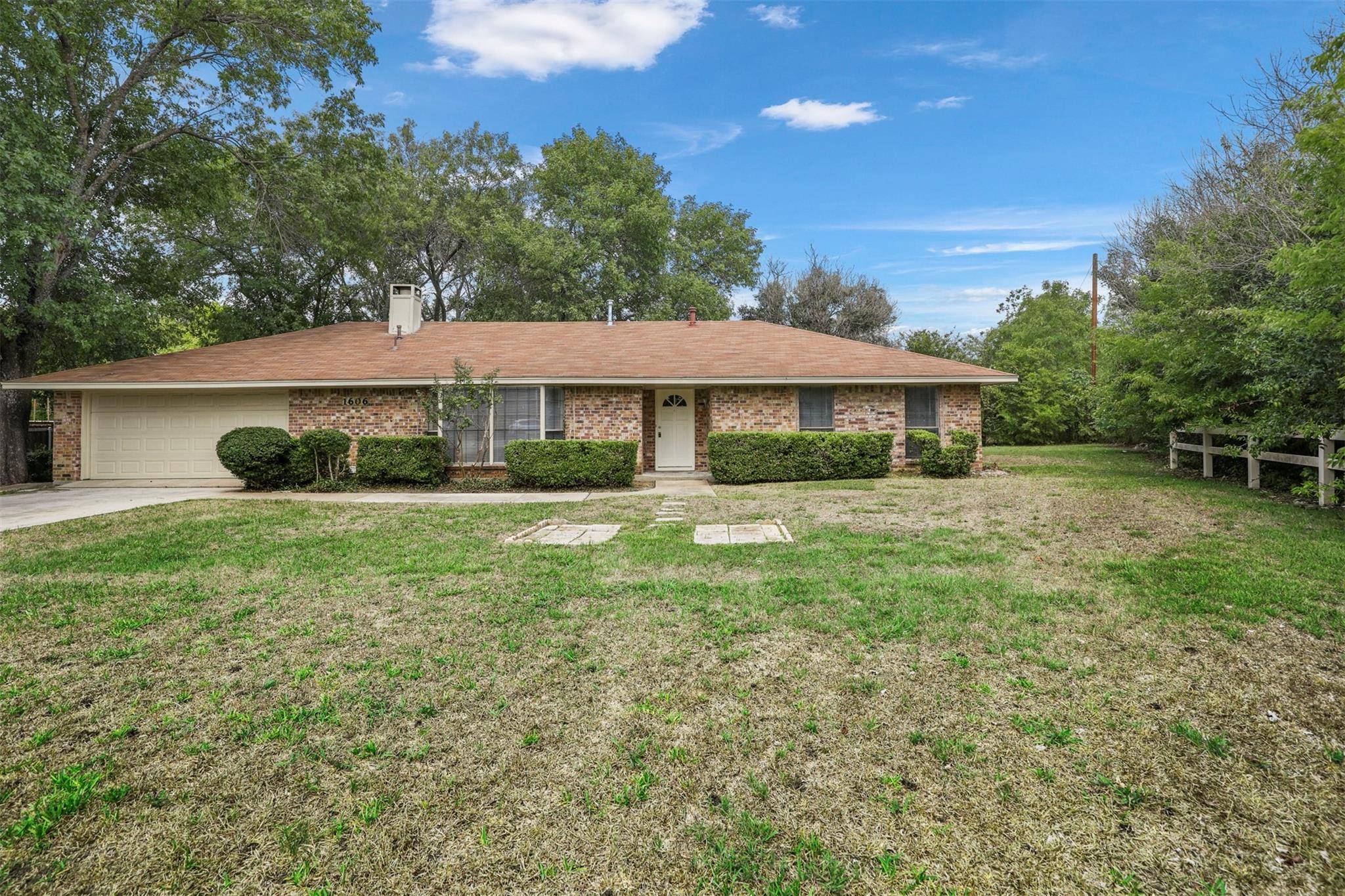 Lancaster, TX 75134,1606 E Springcrest Circle