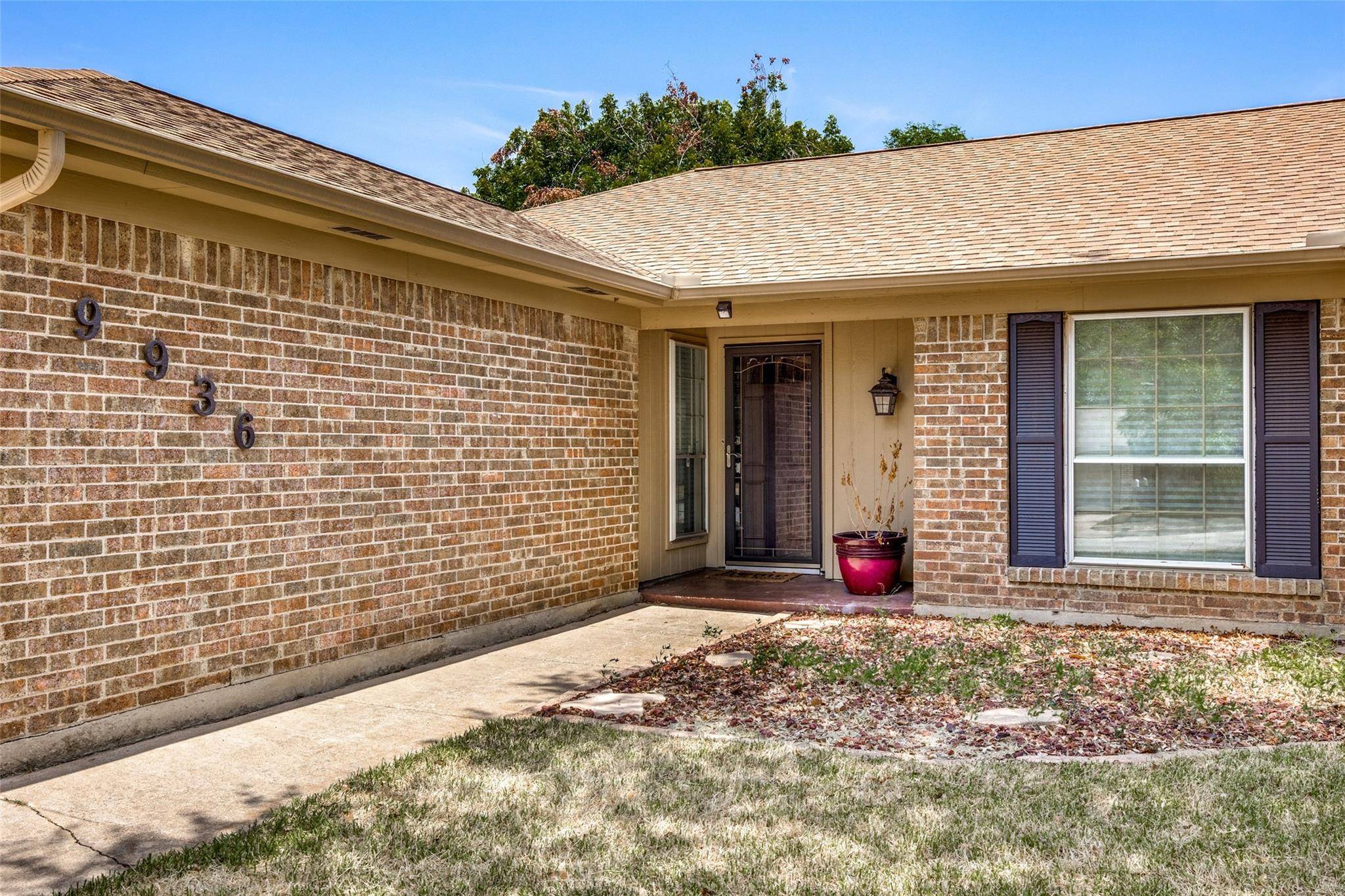 Benbrook, TX 76126,9936 Farmington Drive