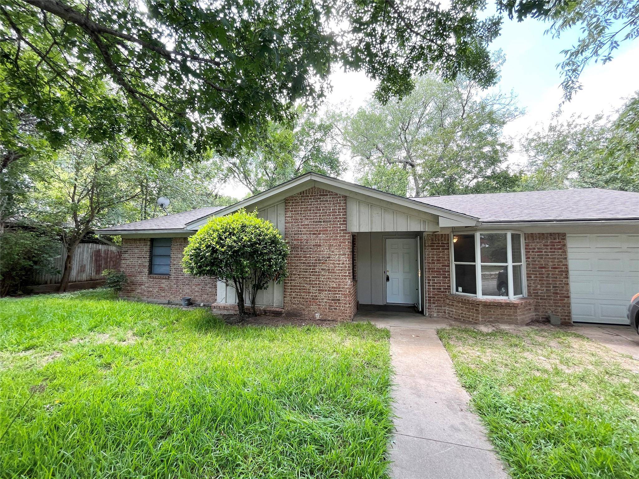 Weatherford, TX 76086,303 Case Street