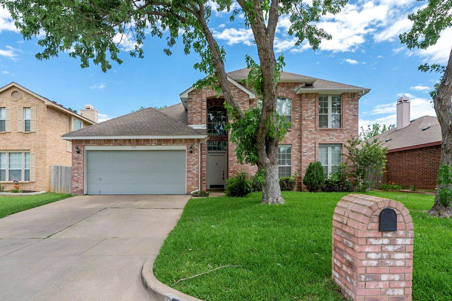 Arlington, TX 76017,715 Blossomwood Drive