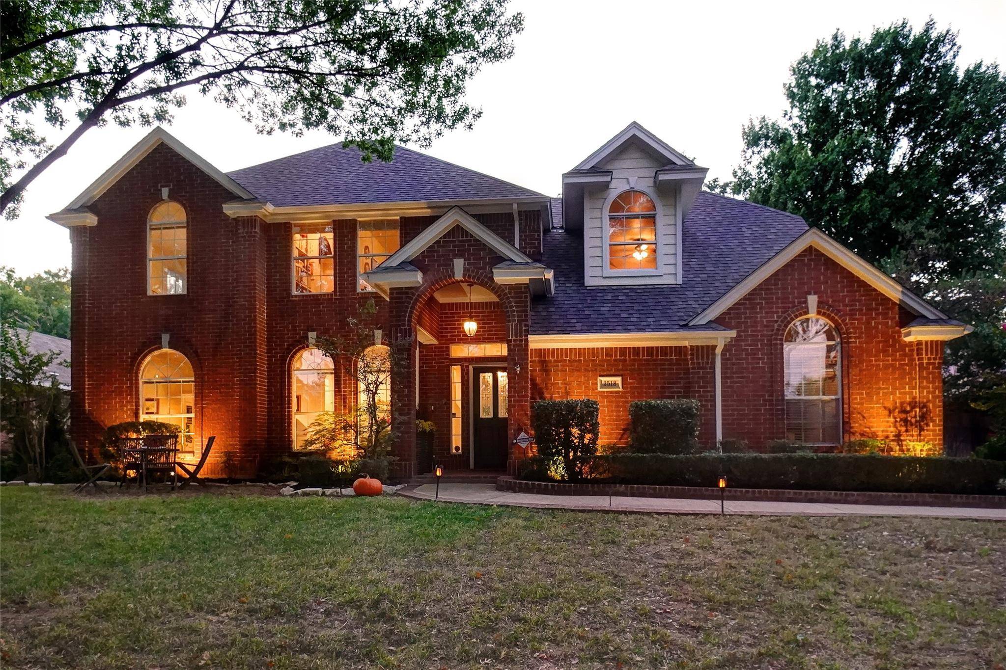 Grapevine, TX 76051,3518 Quail Crest Street