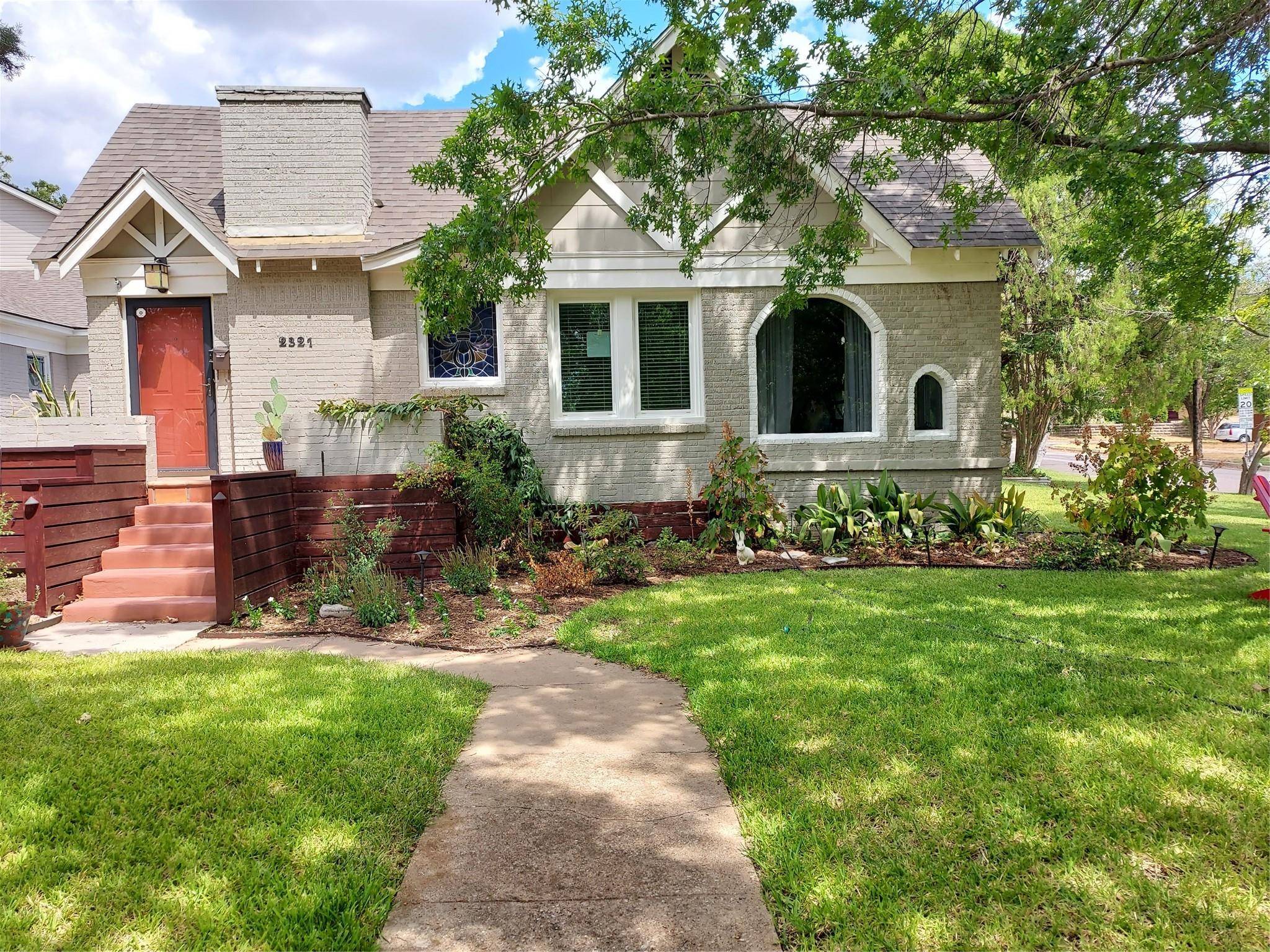 Fort Worth, TX 76107,2321 Hillcrest Street