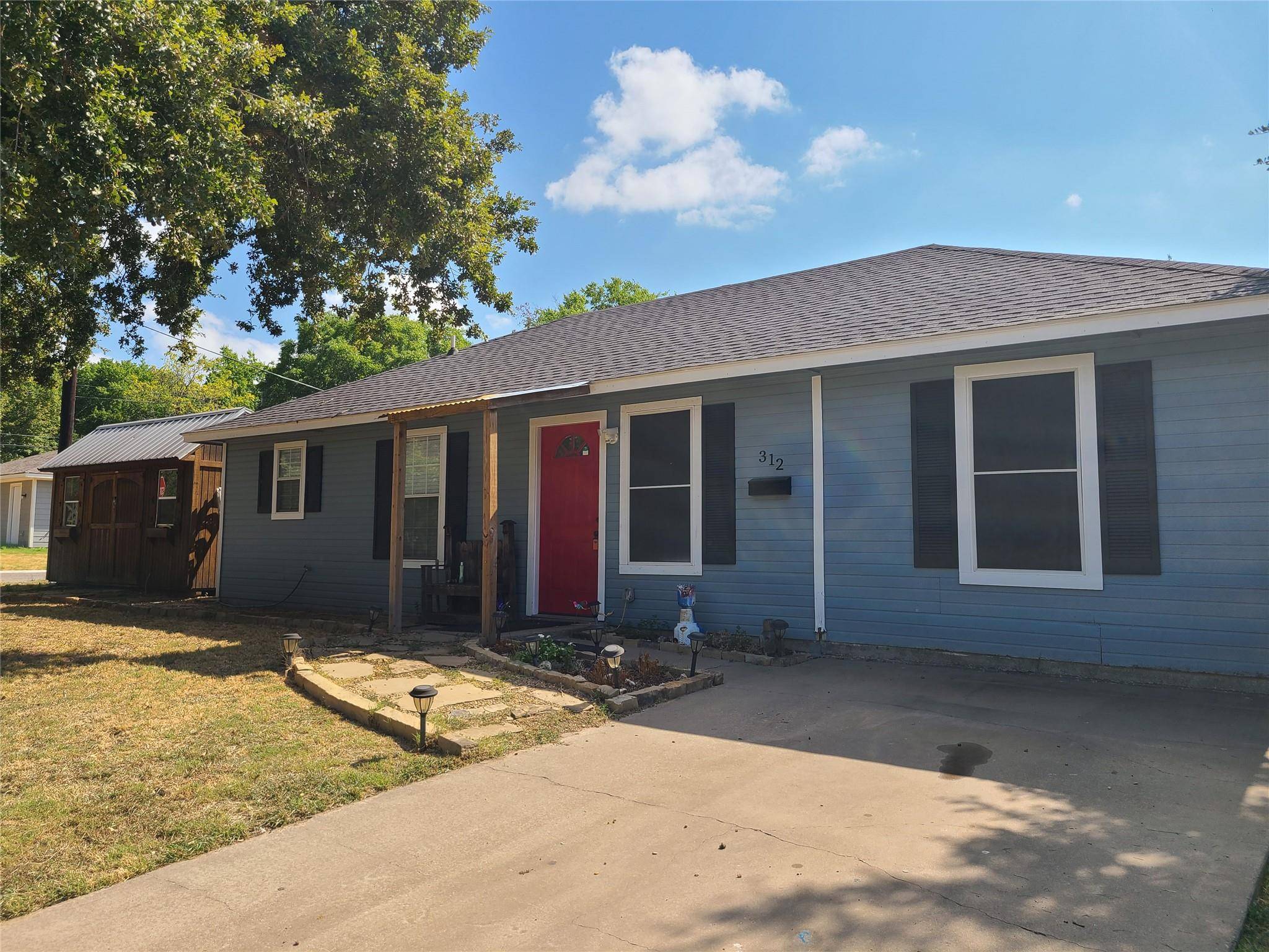 Bonham, TX 75418,312 Smith Street