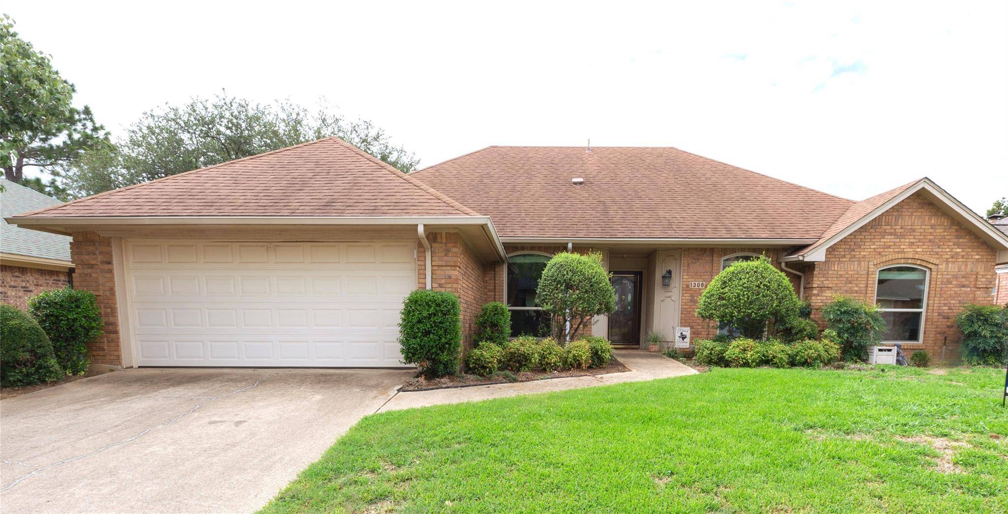 Bedford, TX 76021,1308 Sunset Lane