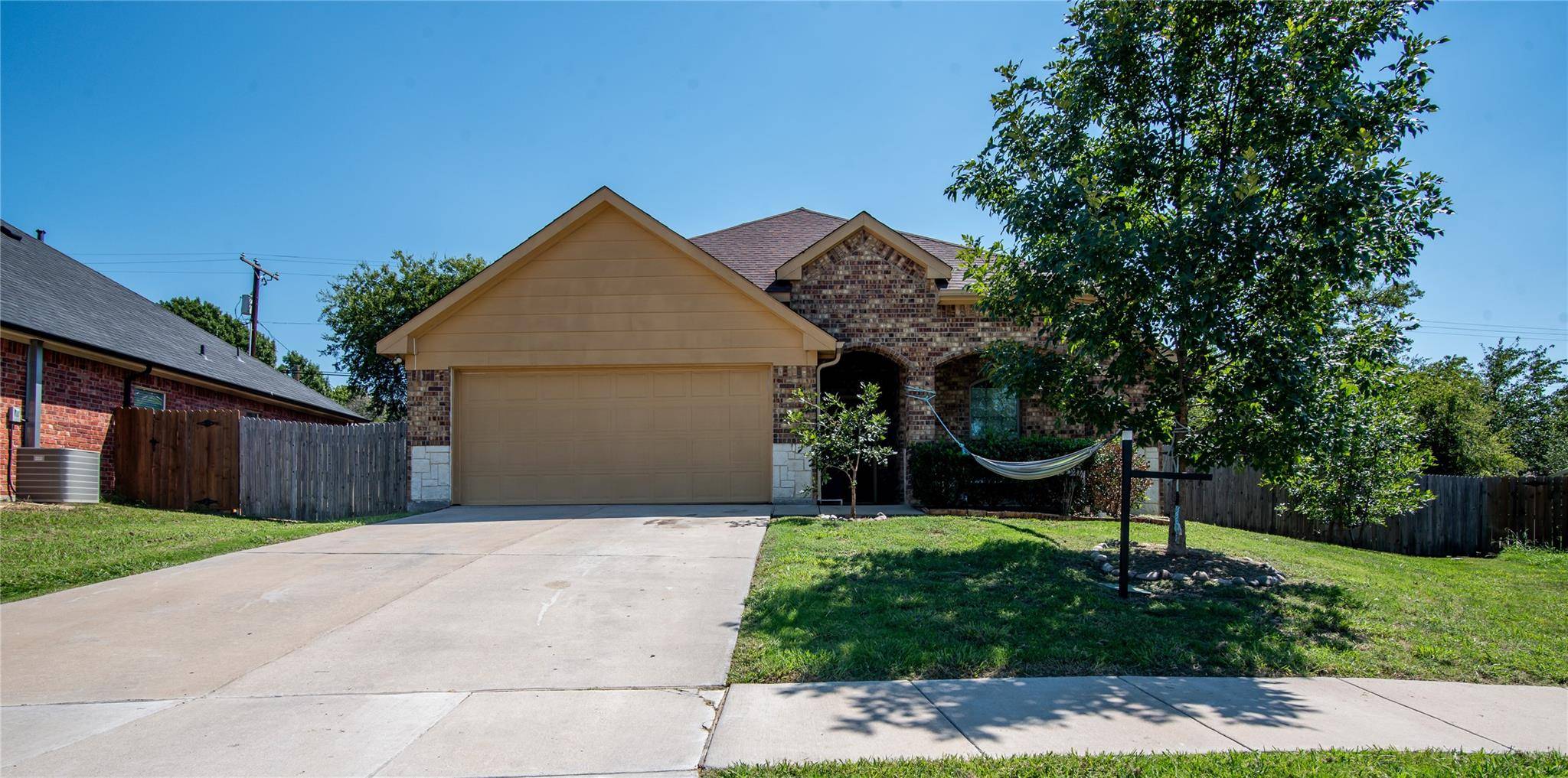 Ennis, TX 75119,905 Oakmont Drive