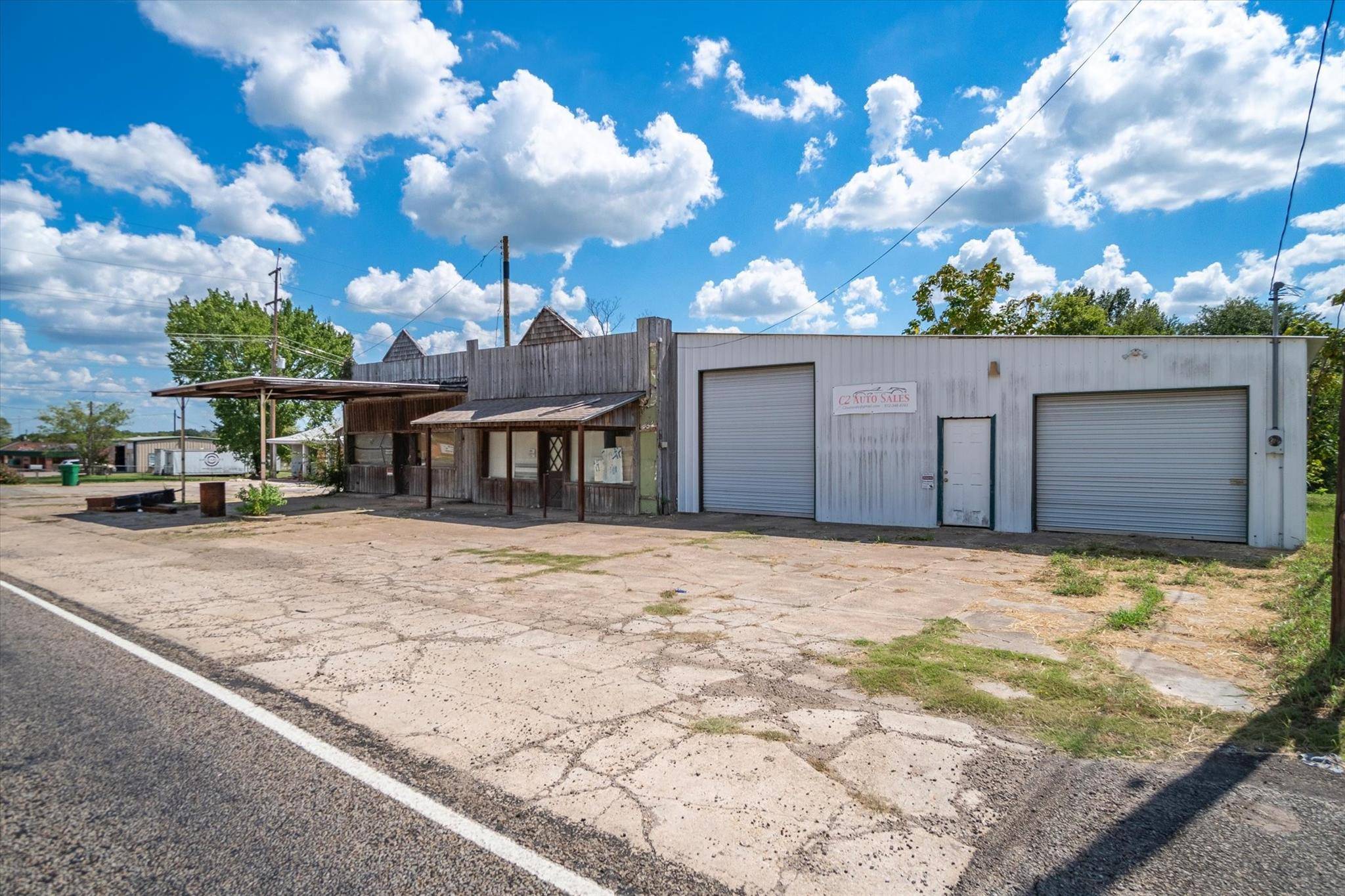 Grand Saline, TX 75140,509 W Garland Street