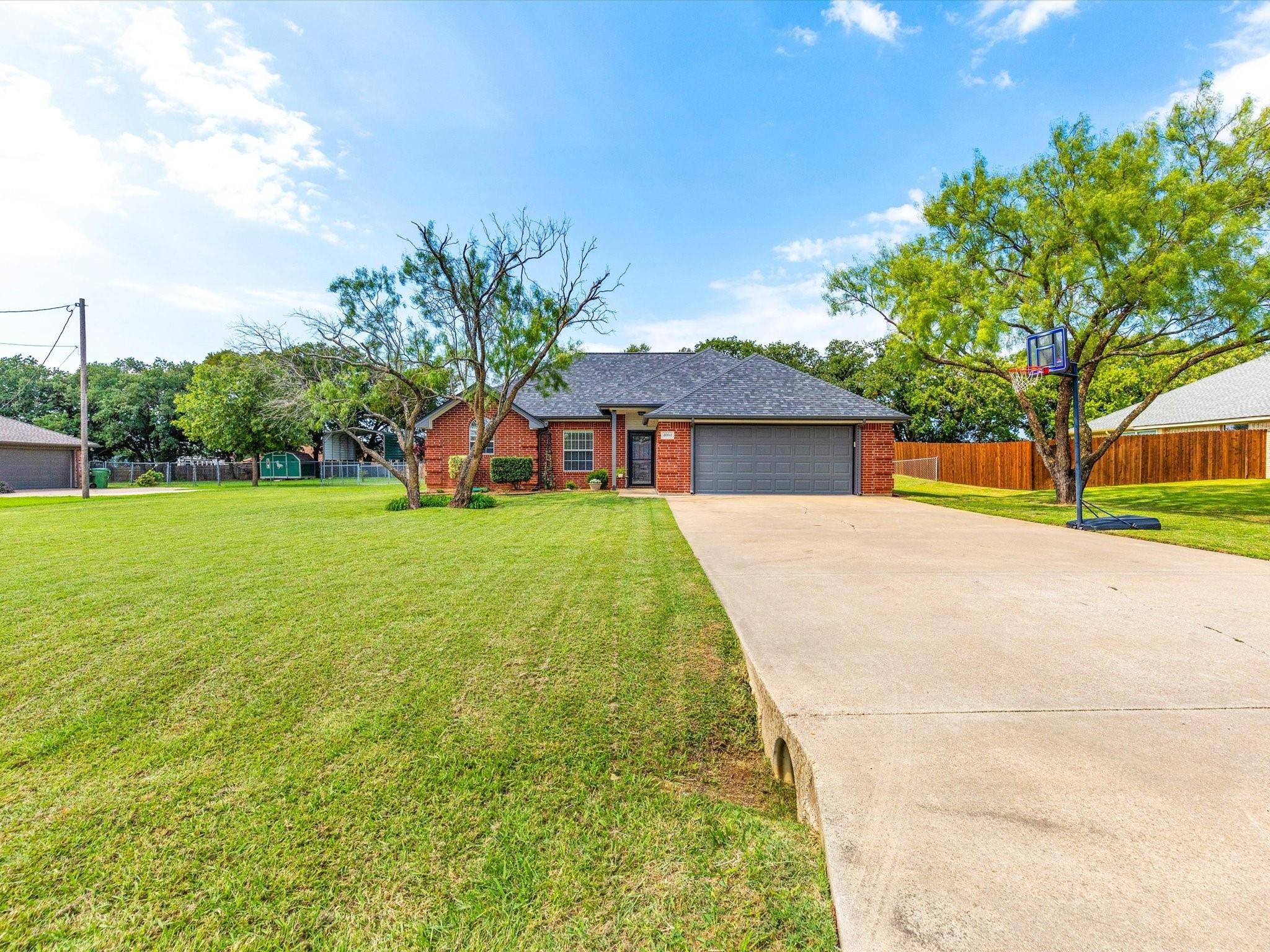 Granbury, TX 76048,4004 Country Lane