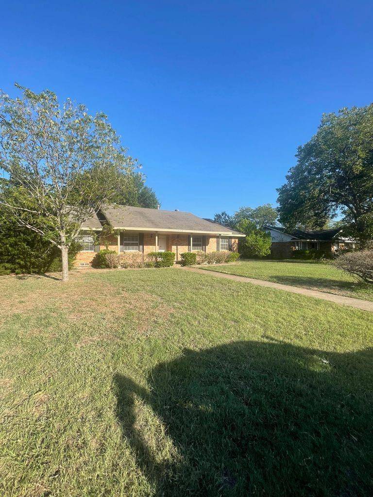 Desoto, TX 75115,130 Blue Sky Drive