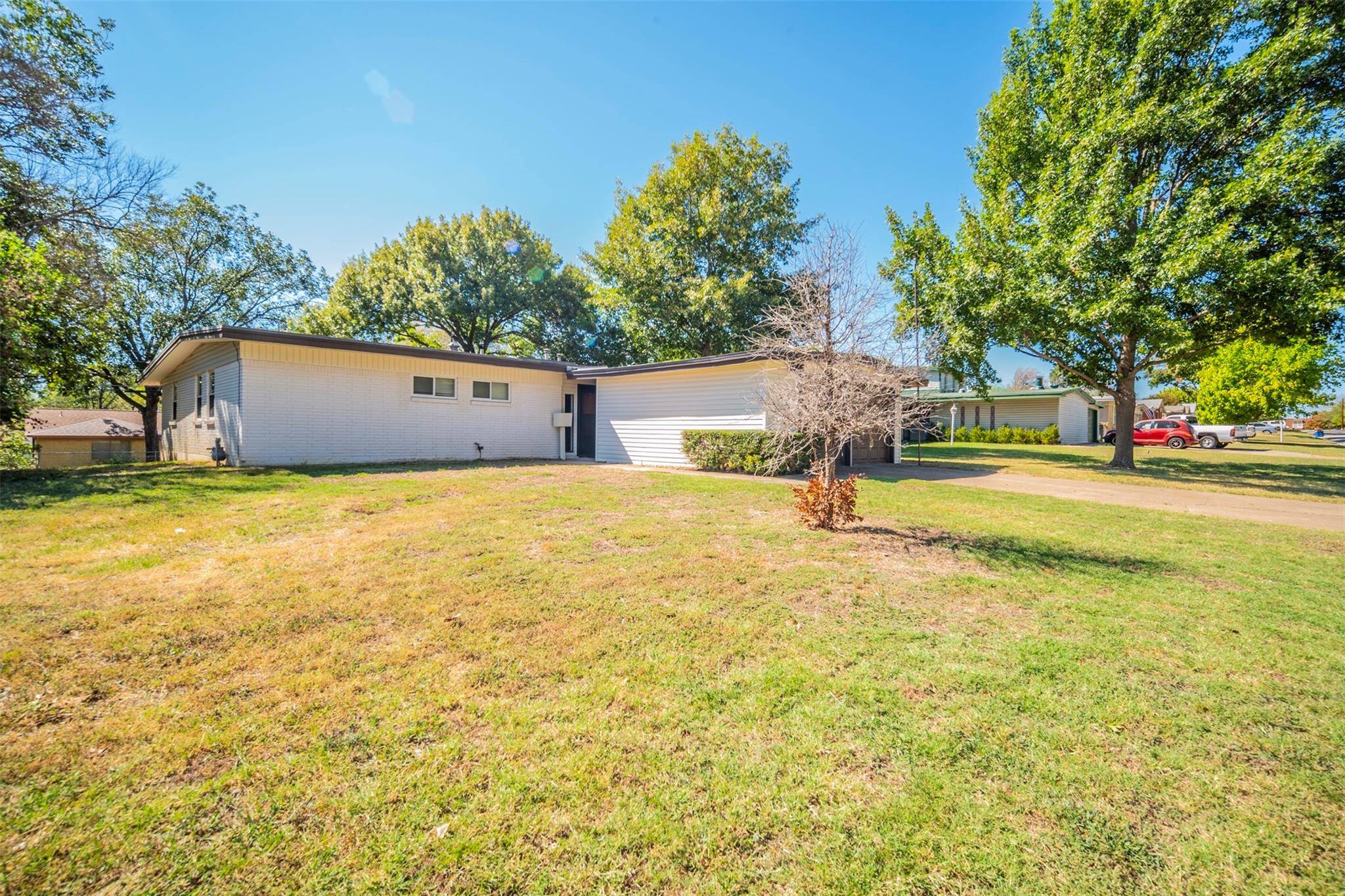 Benbrook, TX 76116,8025 Pinewood Drive