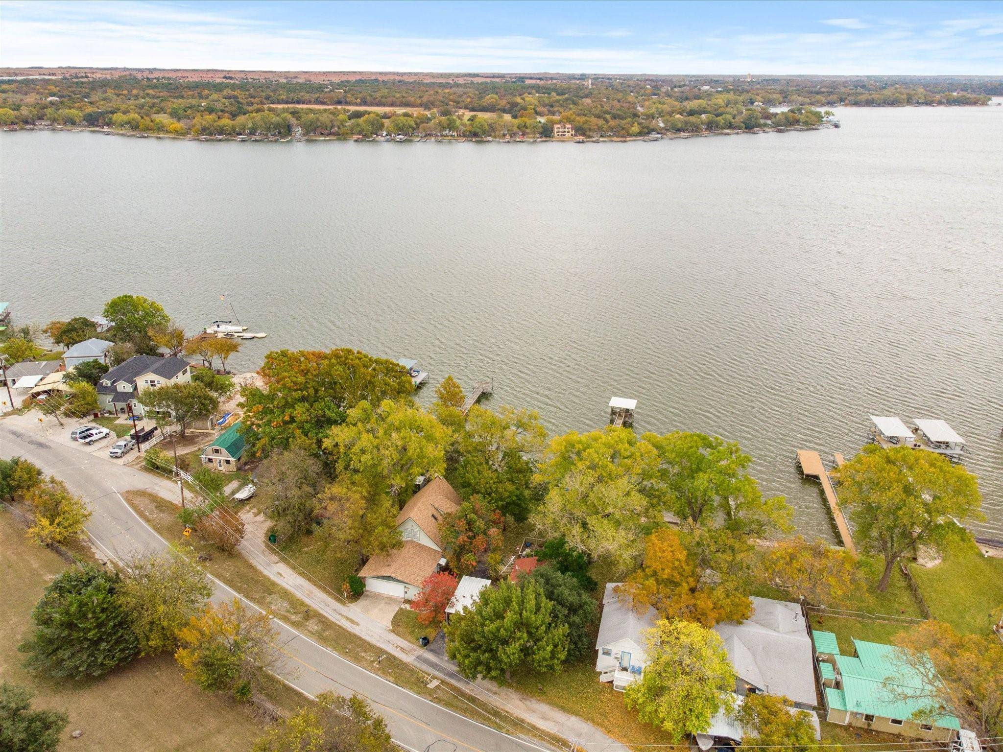 Weatherford, TX 76087,912 W Lake Drive