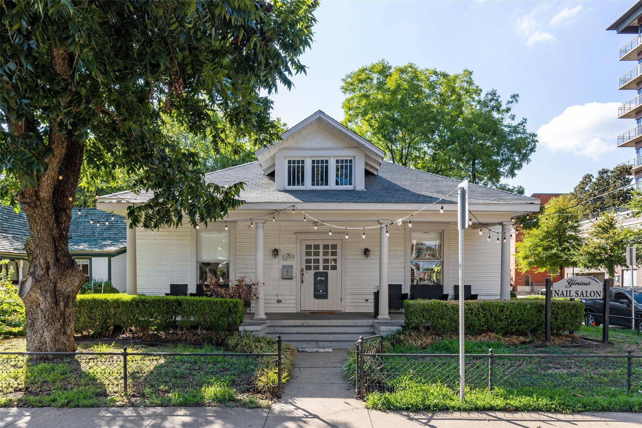 Dallas, TX 75204,2600 Hibernia Street