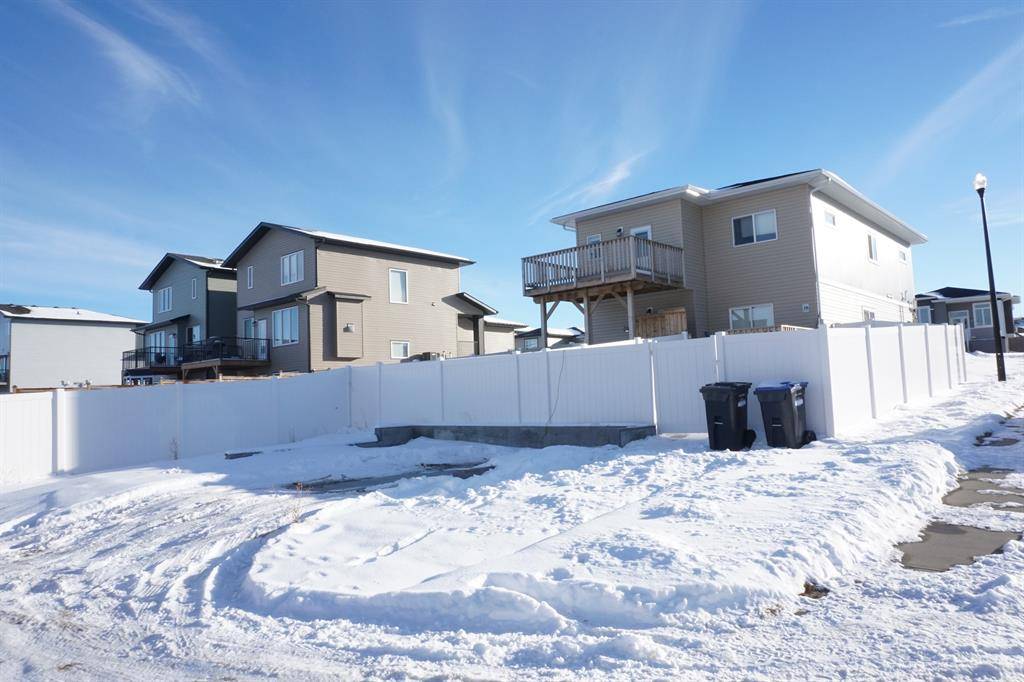 Sylvan Lake, AB T4S 0P4,2 VICTOR Close