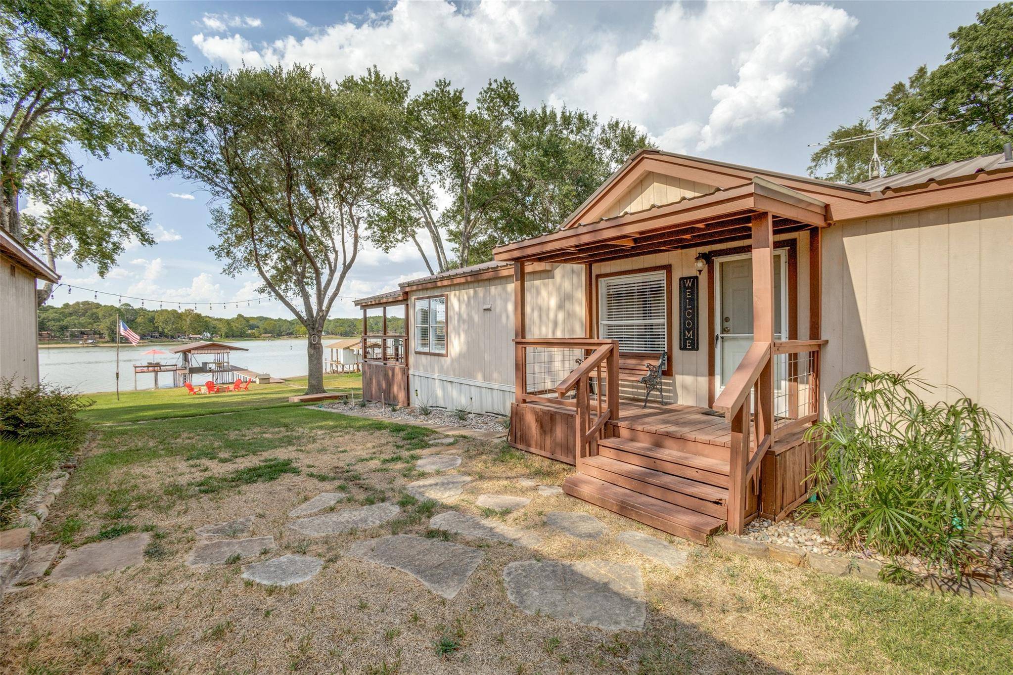 Mabank, TX 75156,122 Oak Hills Drive