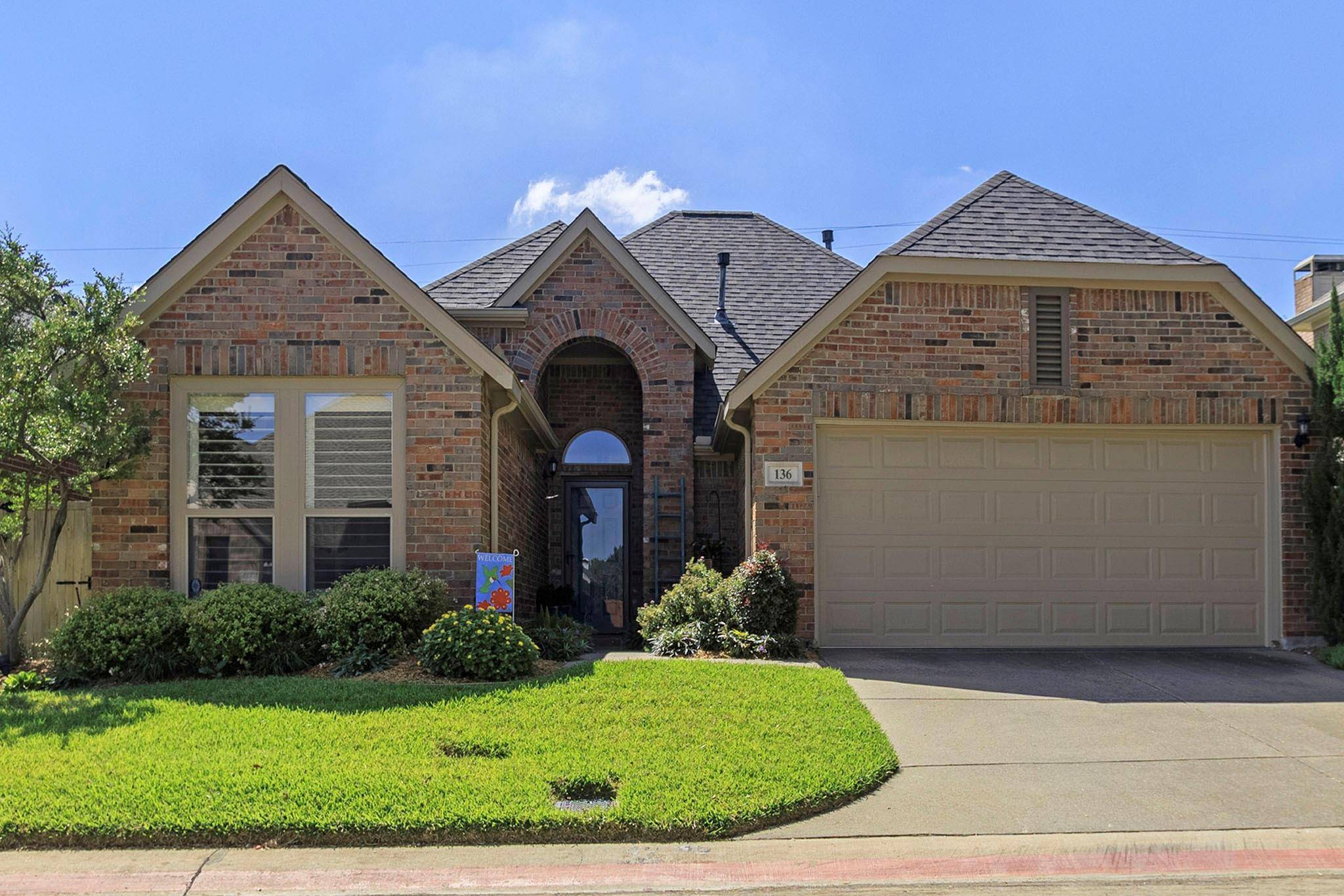 Euless, TX 76039,136 Arbor Glen Drive