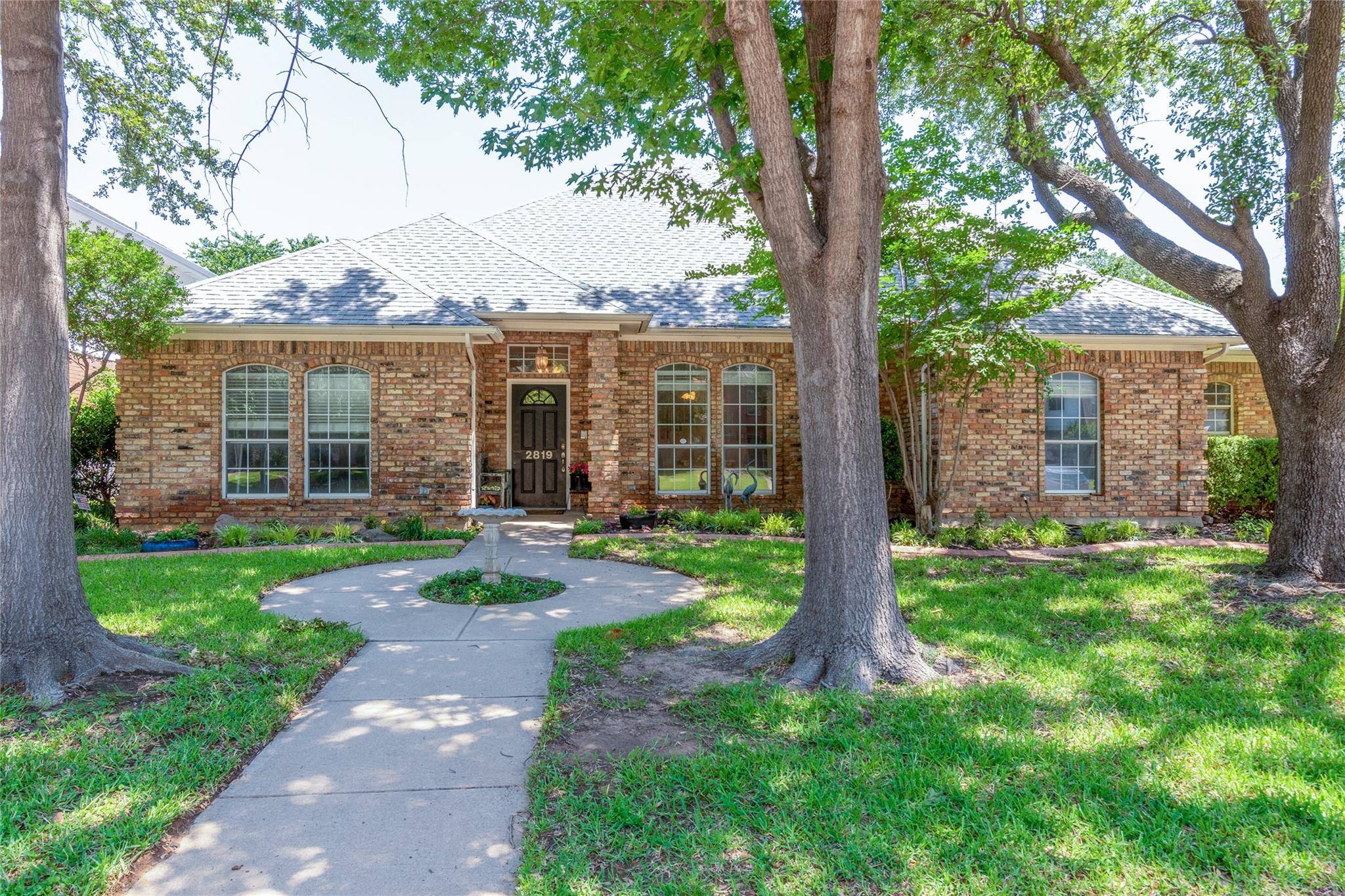 Grapevine, TX 76051,2819 Southshore Drive