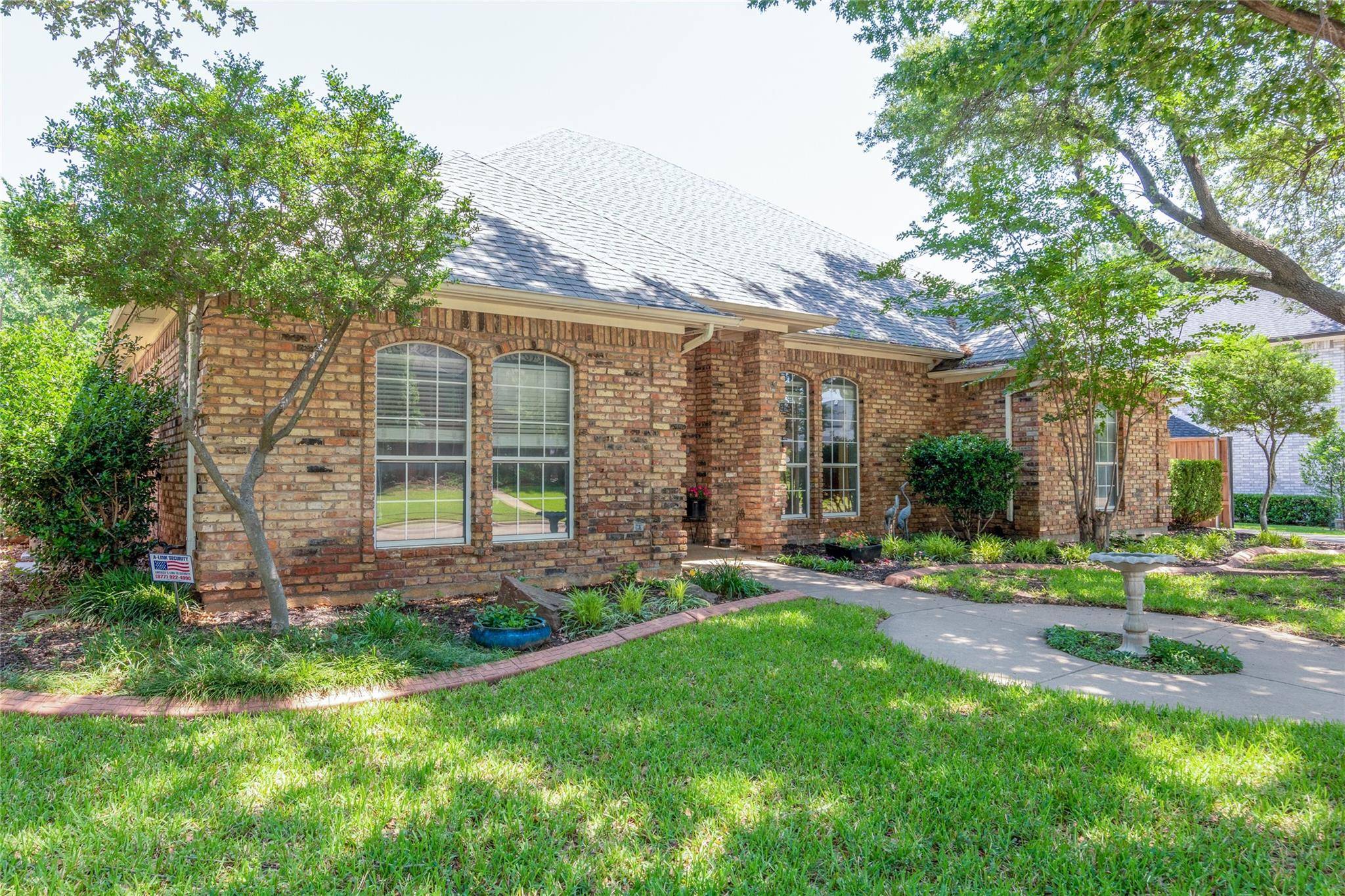 Grapevine, TX 76051,2819 Southshore Drive