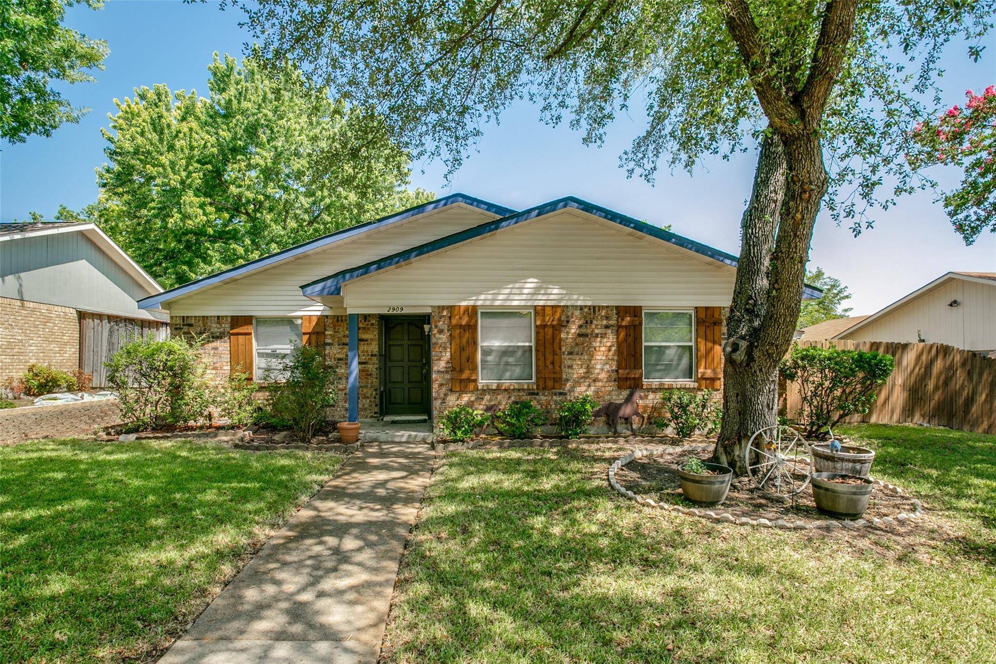 Garland, TX 75043,2909 Branch Oaks Drive