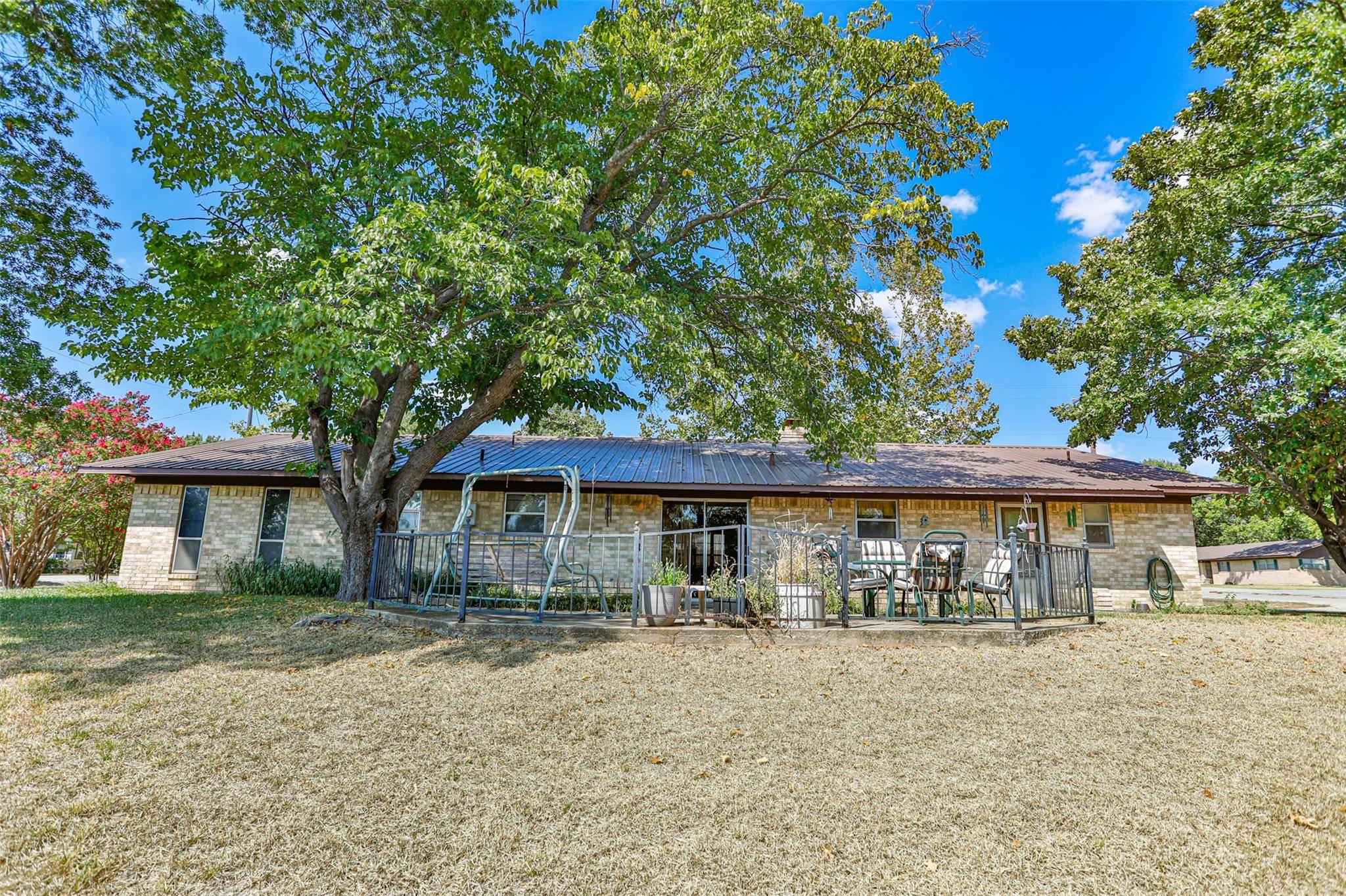 Muenster, TX 76252,361 W 9th Street