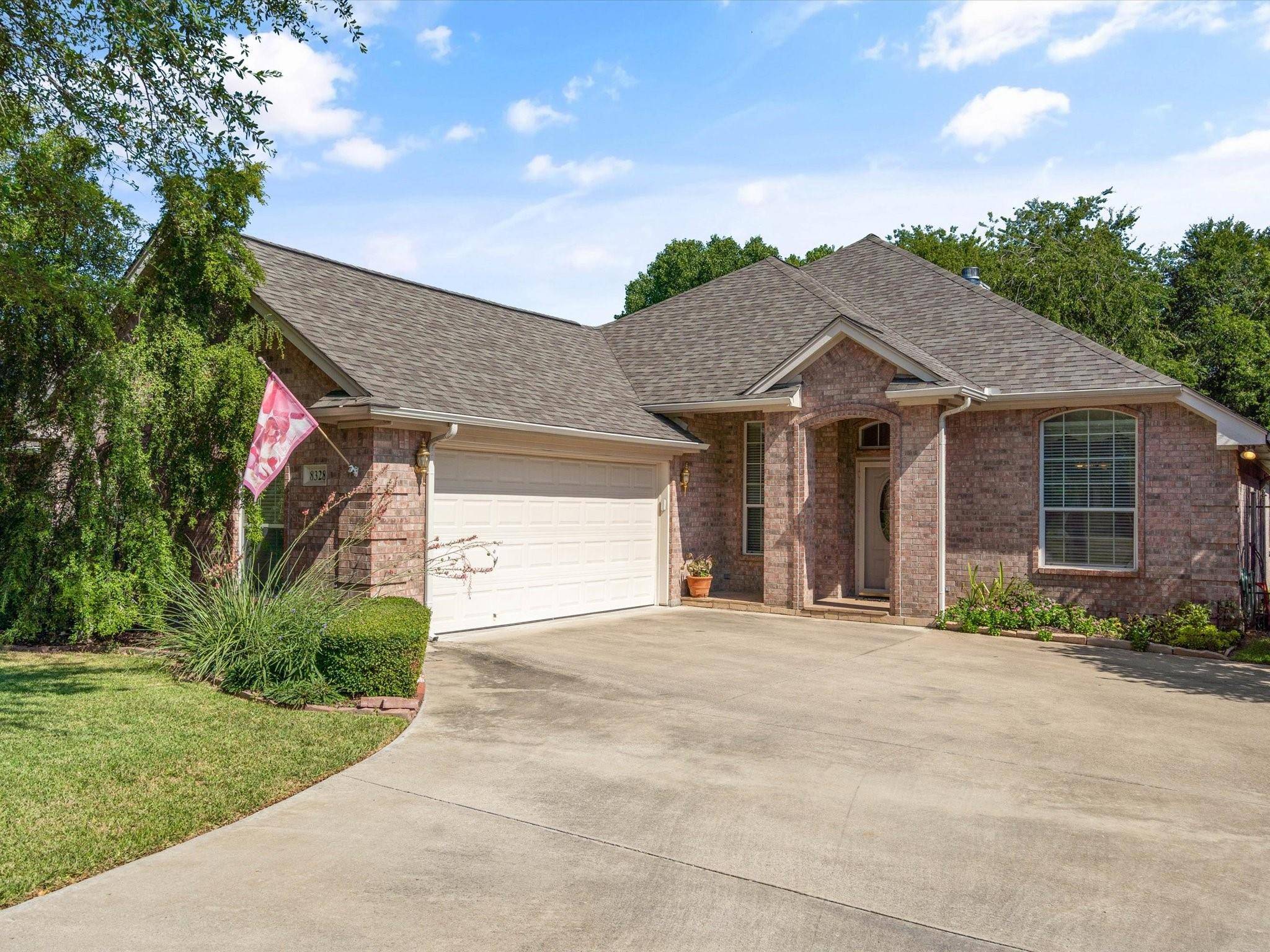 Benbrook, TX 76126,8328 Patreota Drive