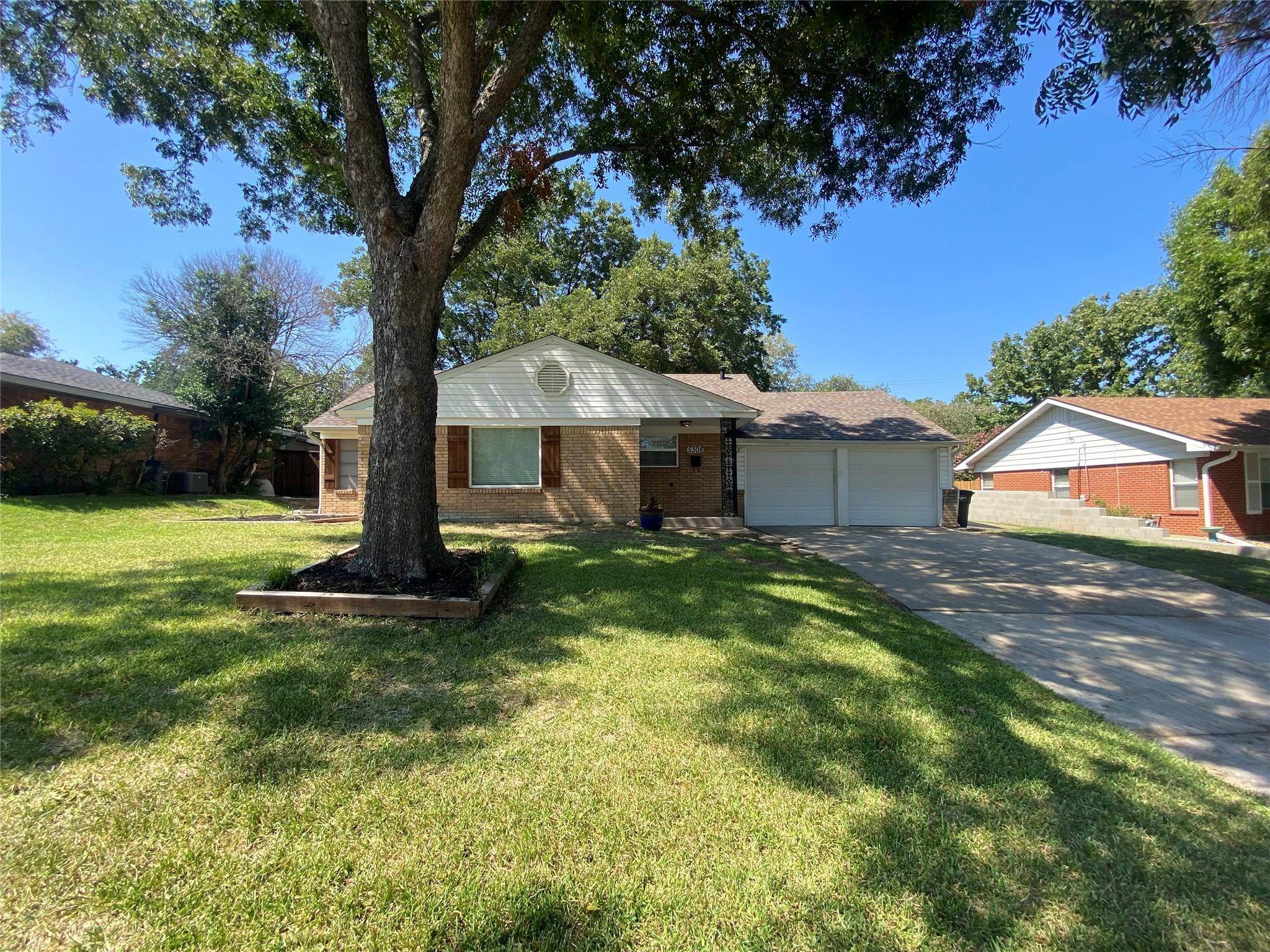 Fort Worth, TX 76133,5308 Garrick Avenue